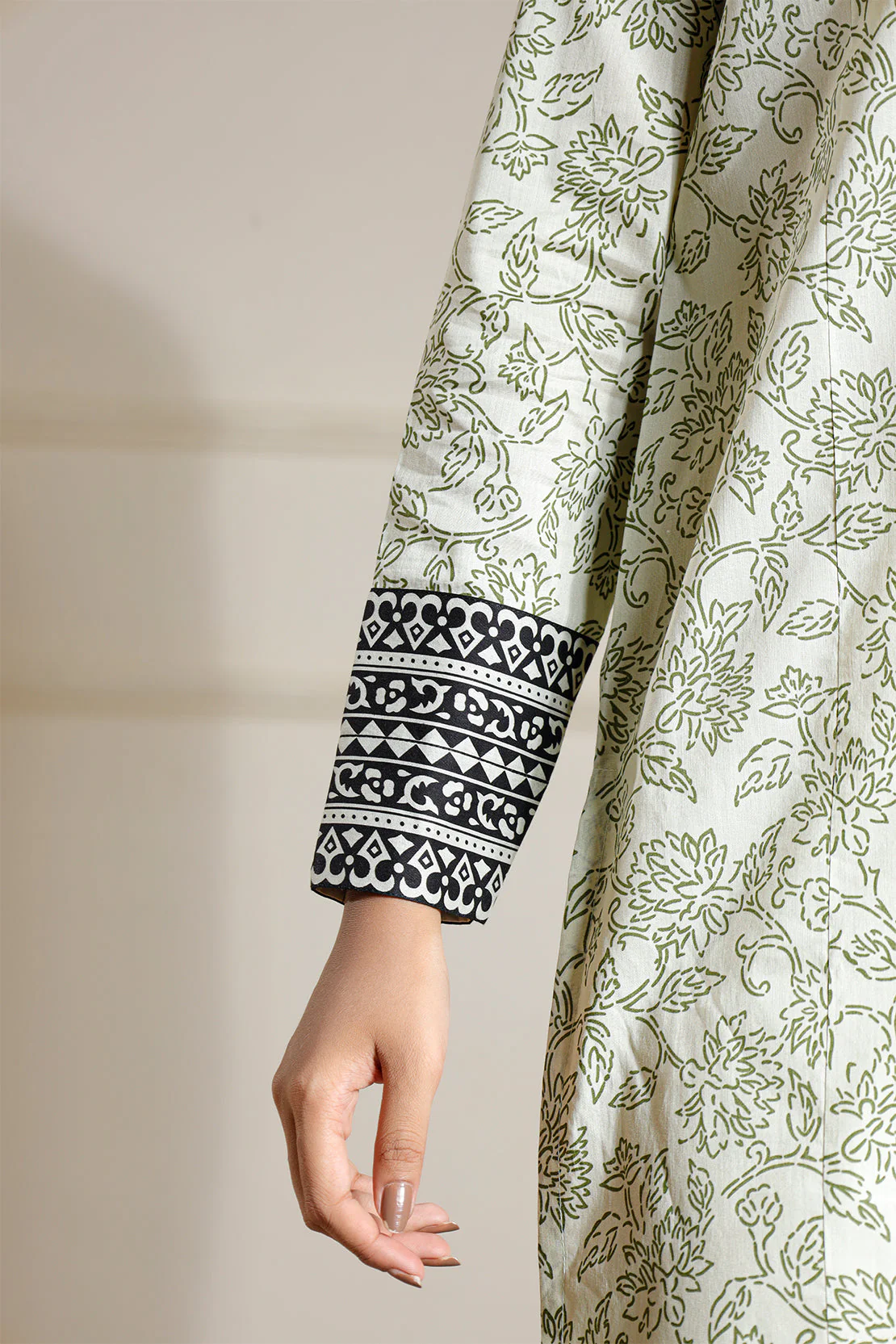Unstitched Printed Lawn 3 Piece - Image 7