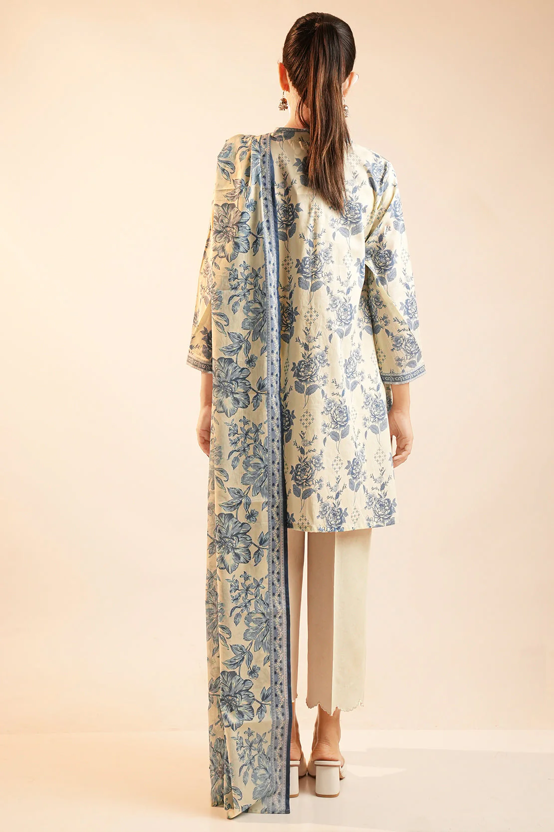Unstitched Printed Lawn 3 Piece - Image 3
