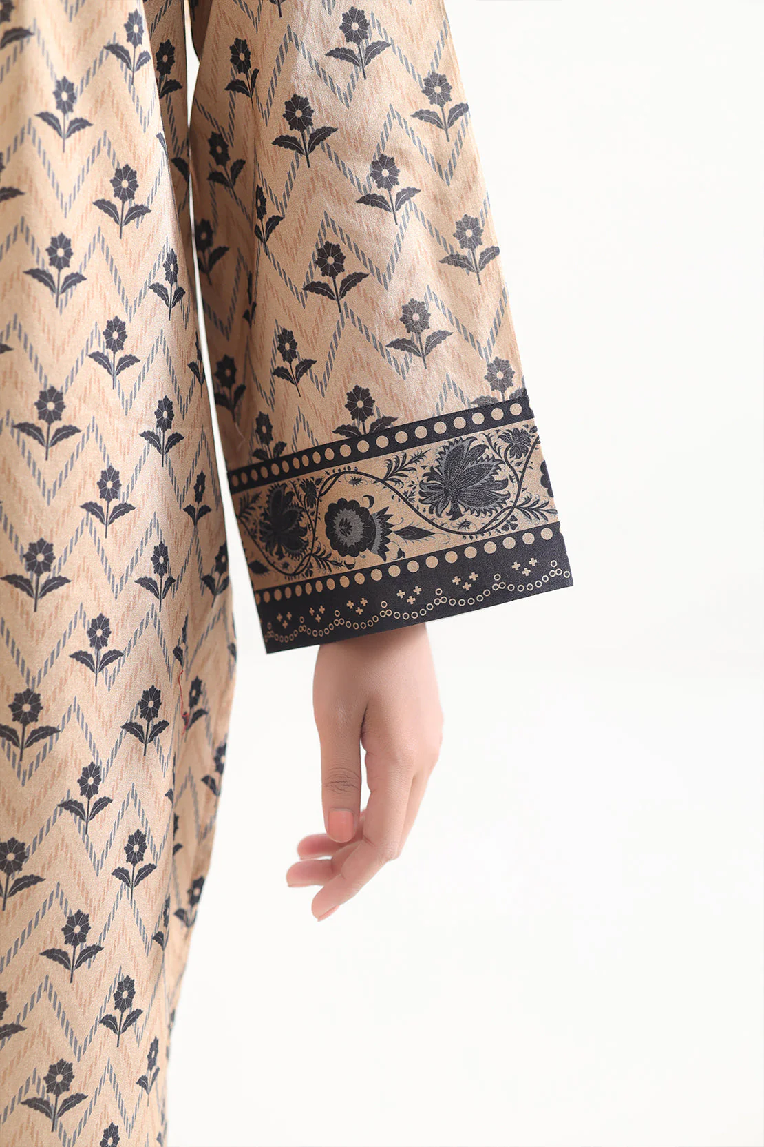 Unstitched Printed Lawn 3 Piece - Image 6