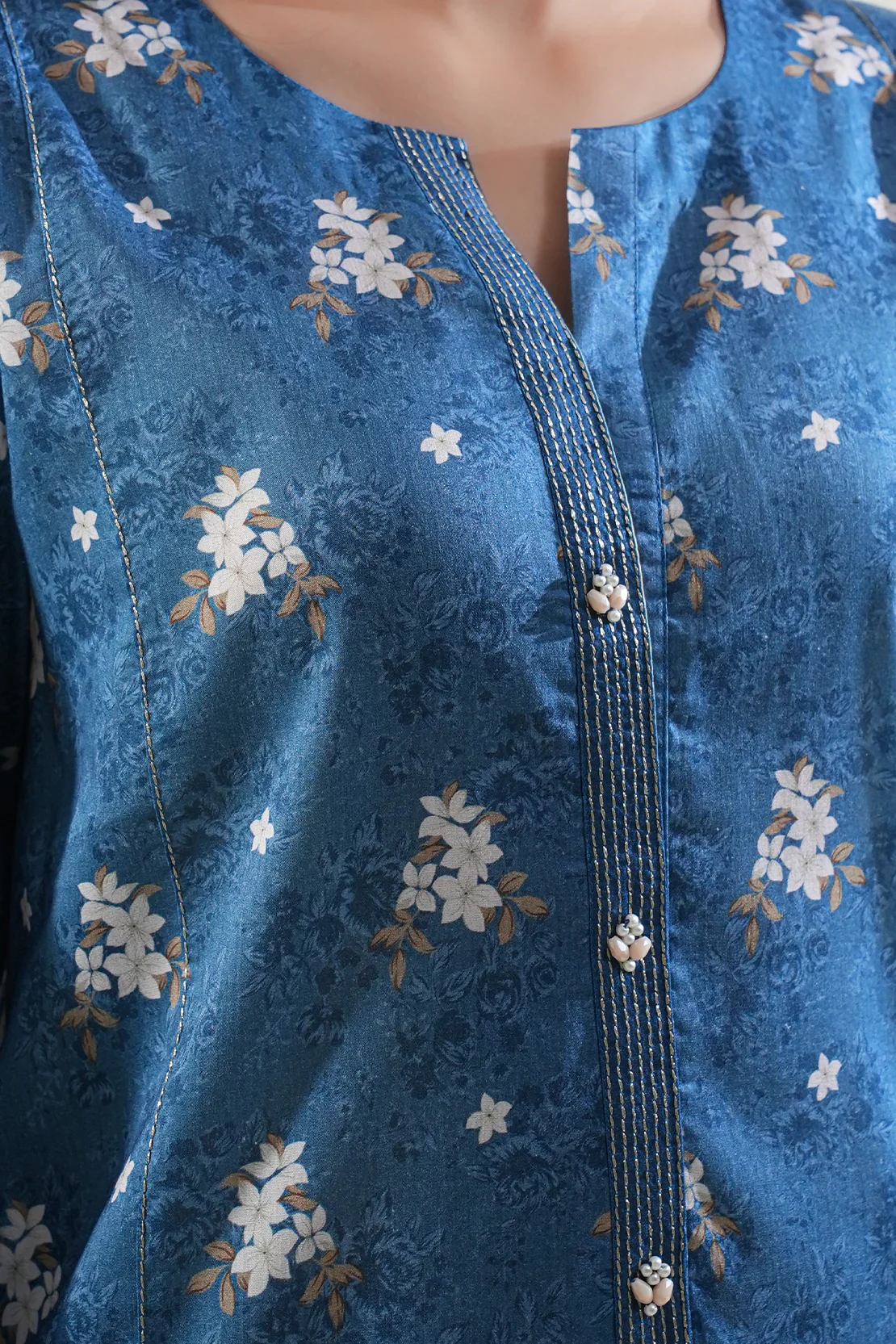 Unstitched Printed Lawn 3 Piece - Image 4