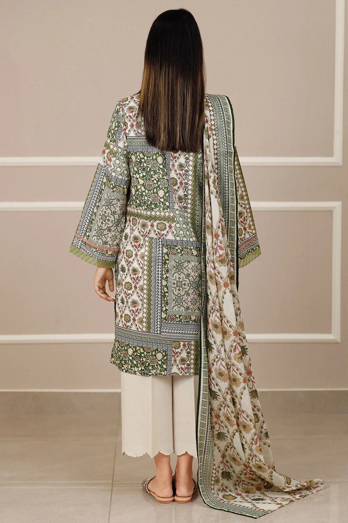 Unstitched Printed Lawn 3 Piece - Image 4