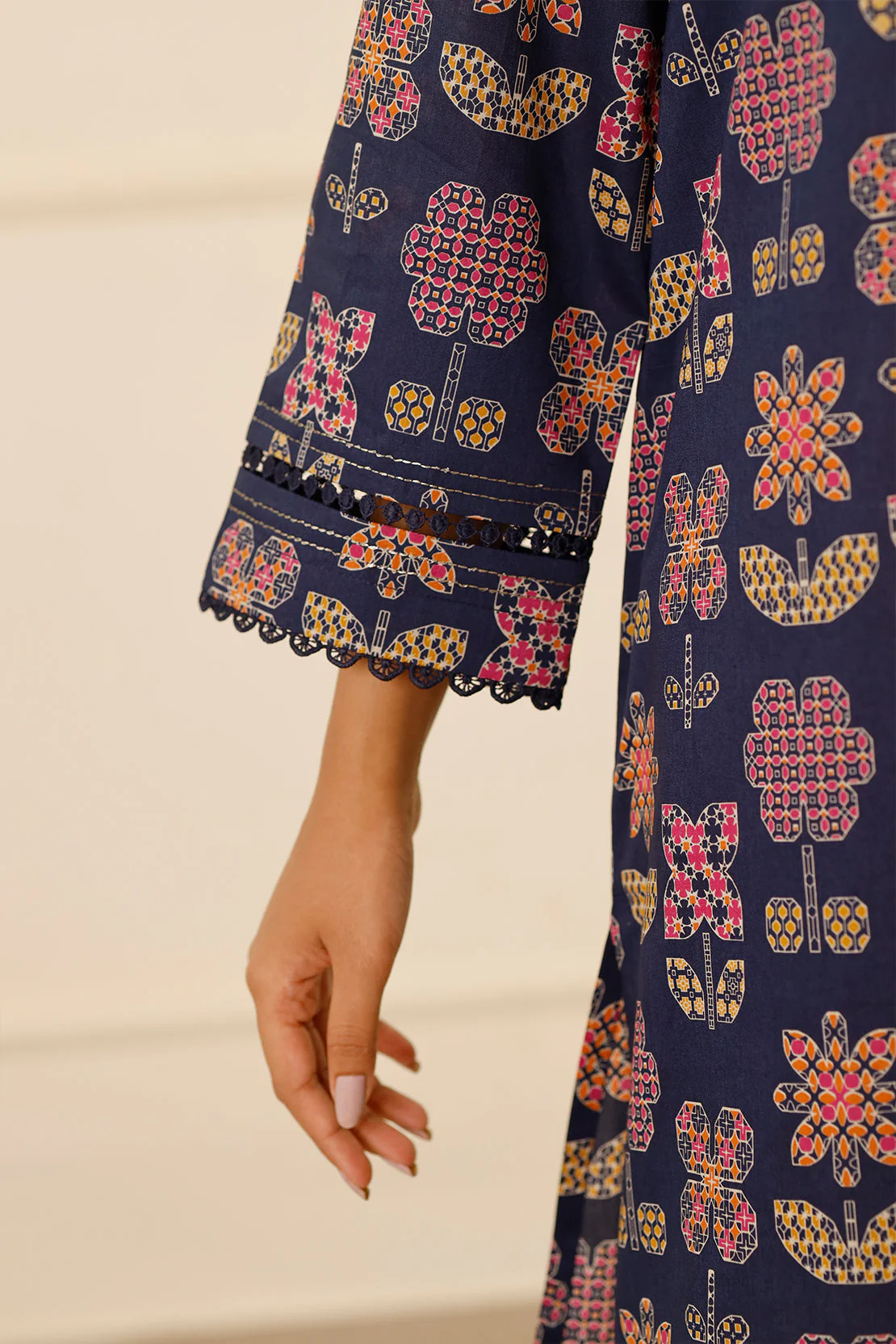 Unstitched Printed Lawn 3 Piece - Image 8
