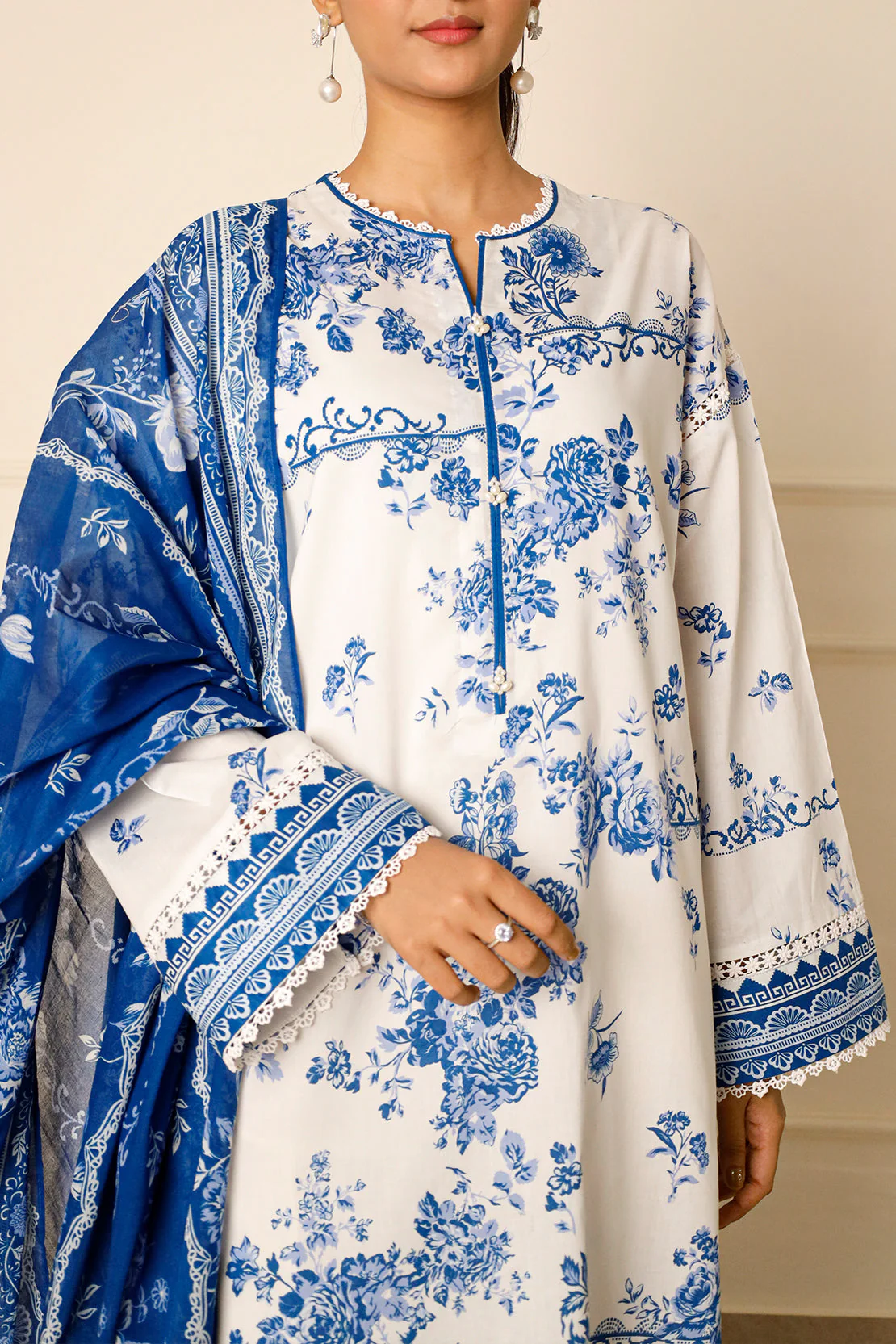 Unstitched Printed Lawn 3 Piece - Image 4