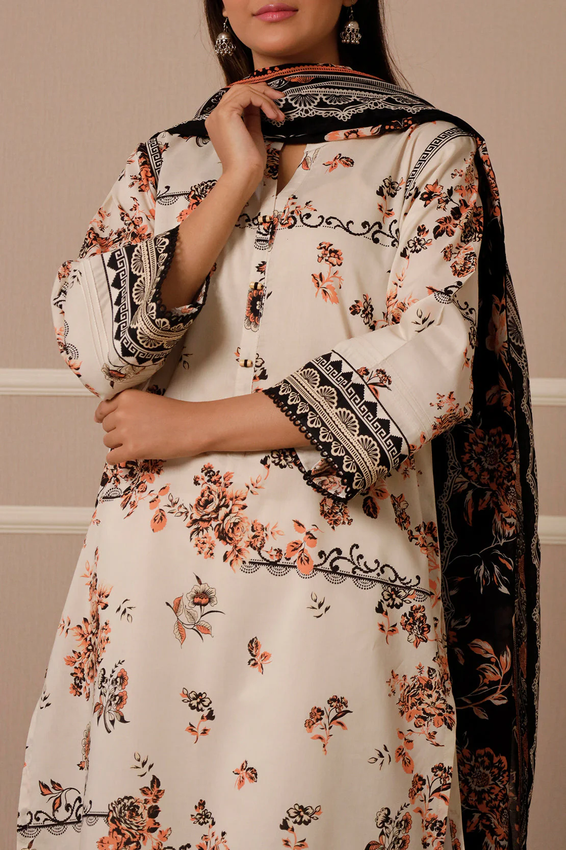 Unstitched Printed Lawn 3 Piece - Image 7