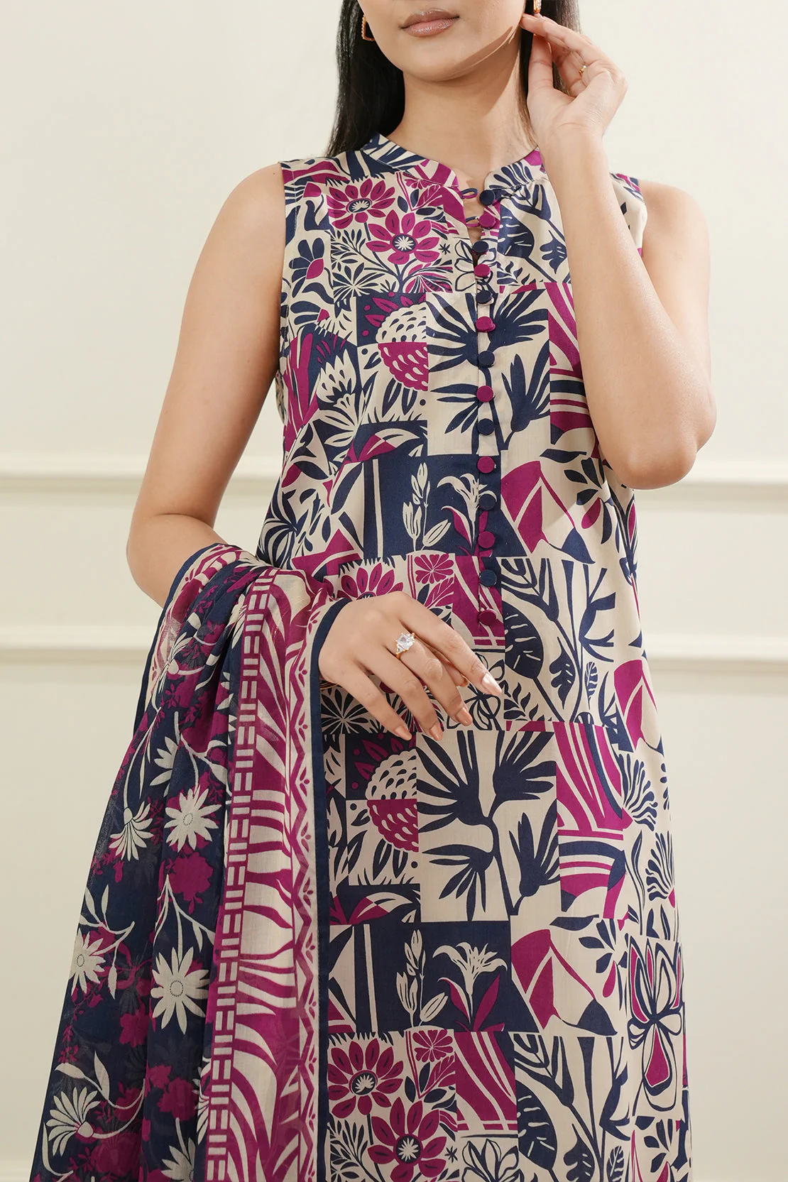Unstitched Printed Lawn 3 Piece - Image 5