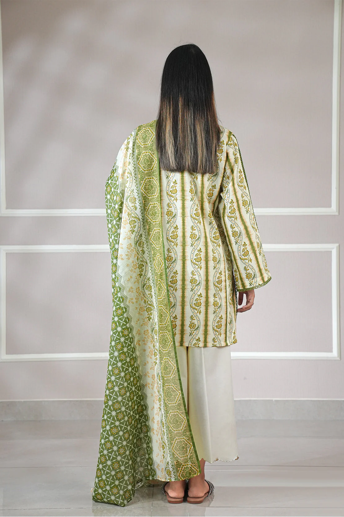 Unstitched Printed Lawn 3 Piece - Image 4