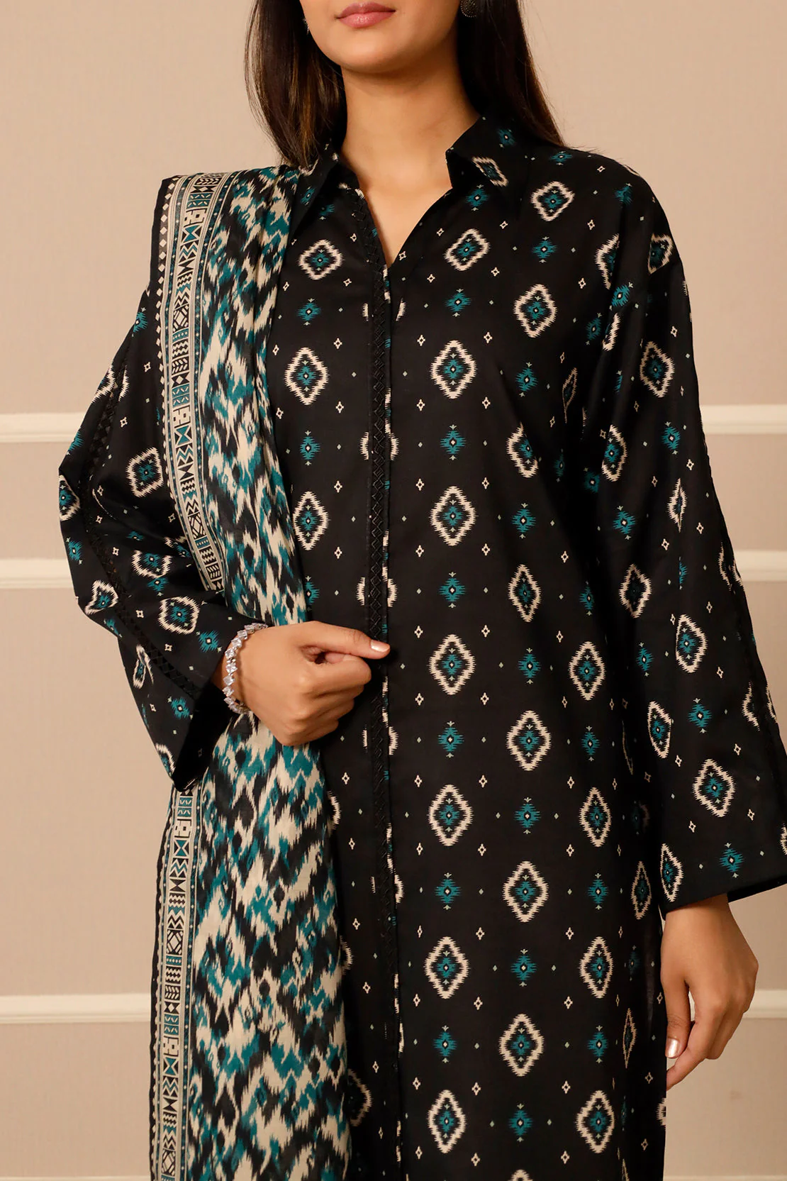 Unstitched Printed Lawn 3 Piece - Image 4