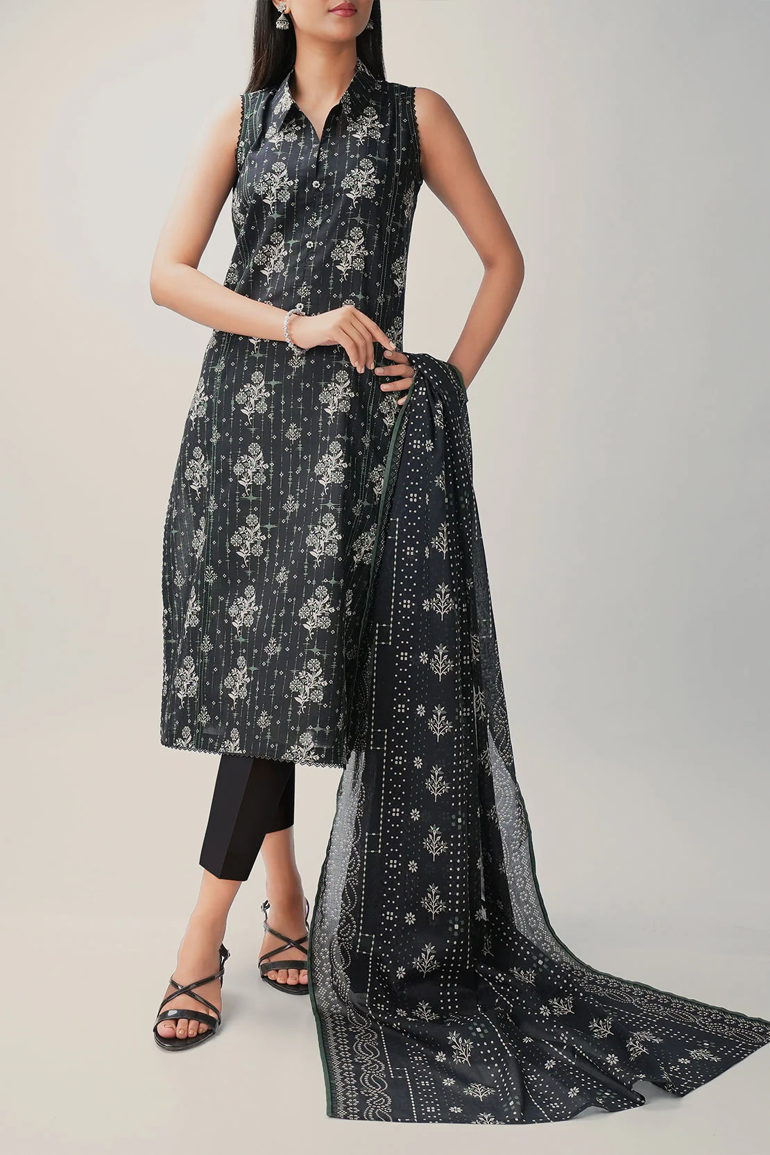 Unstitched Printed Lawn 3 Piece - Image 3