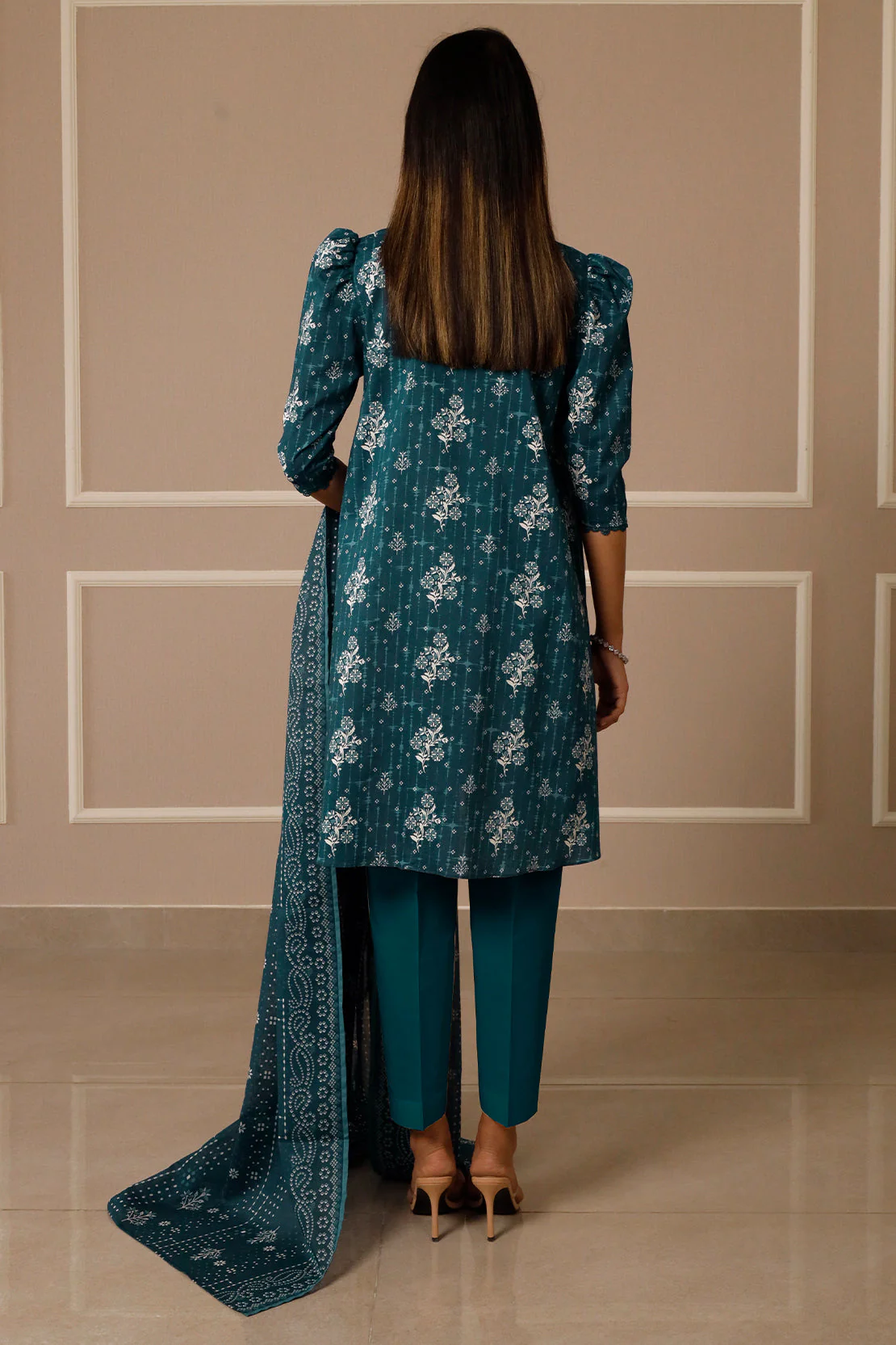 Unstitched Printed Lawn 3 Piece - Image 7