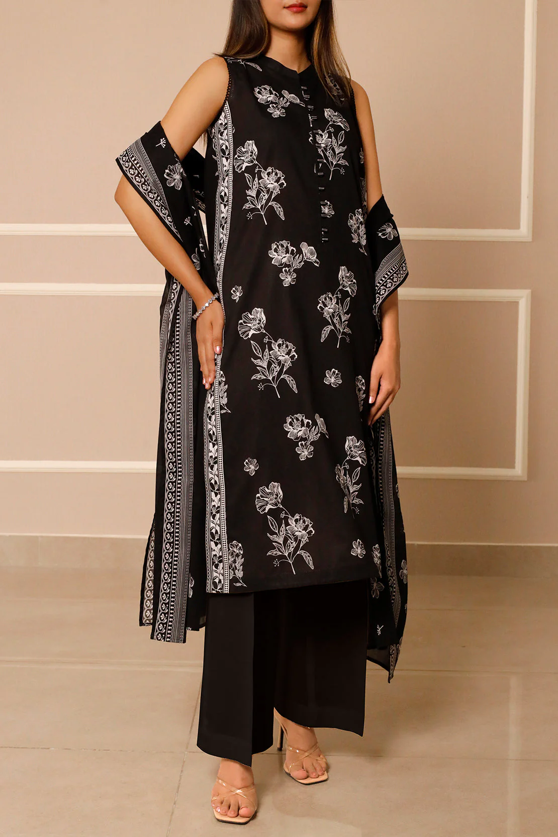 Unstitched Printed Lawn 3 Piece - Image 2