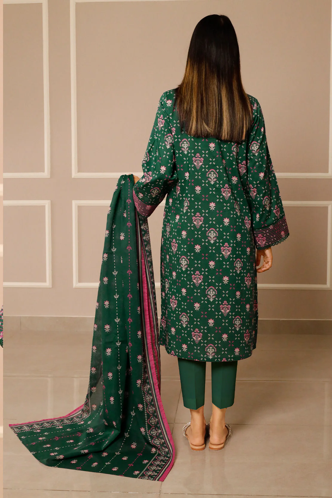 Unstitched Printed Lawn 3 Piece - Image 4