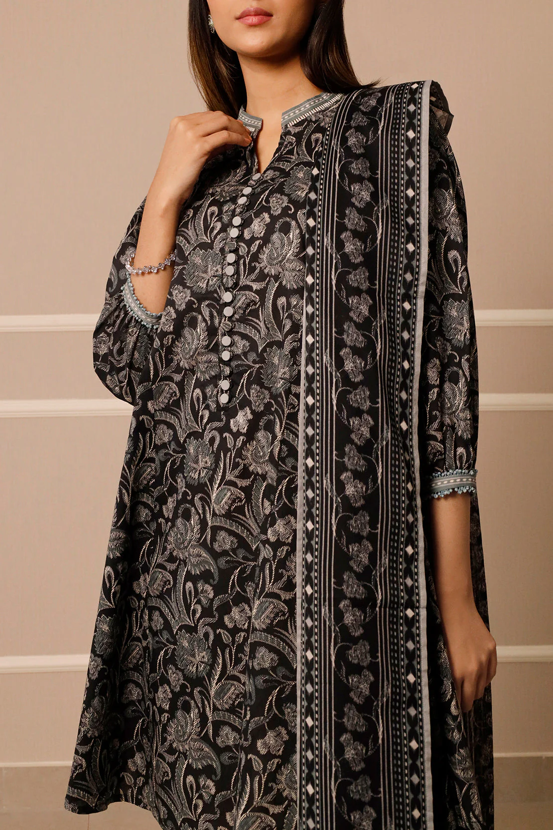 Unstitched Printed Lawn 3 Piece - Image 4