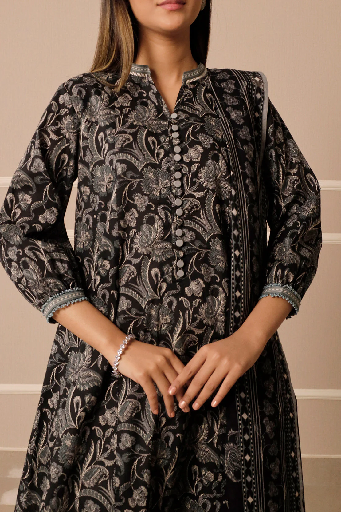 Unstitched Printed Lawn 3 Piece - Image 5