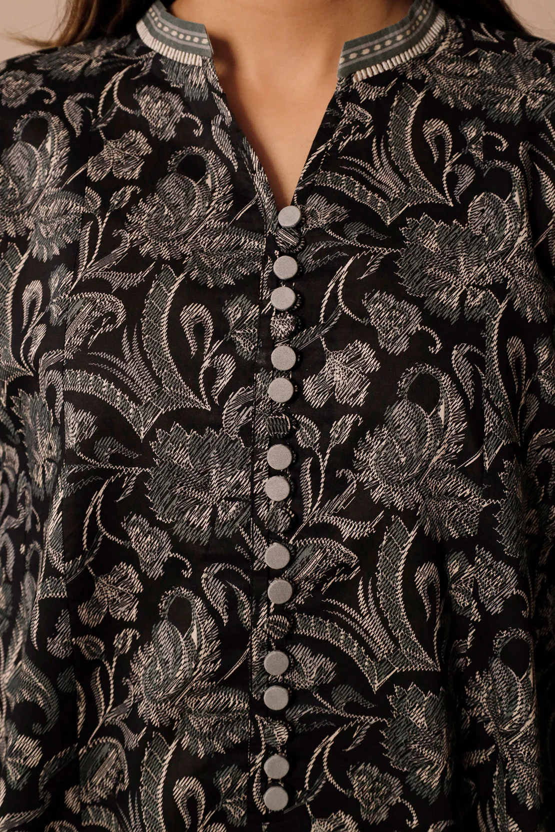 Unstitched Printed Lawn 3 Piece - Image 8