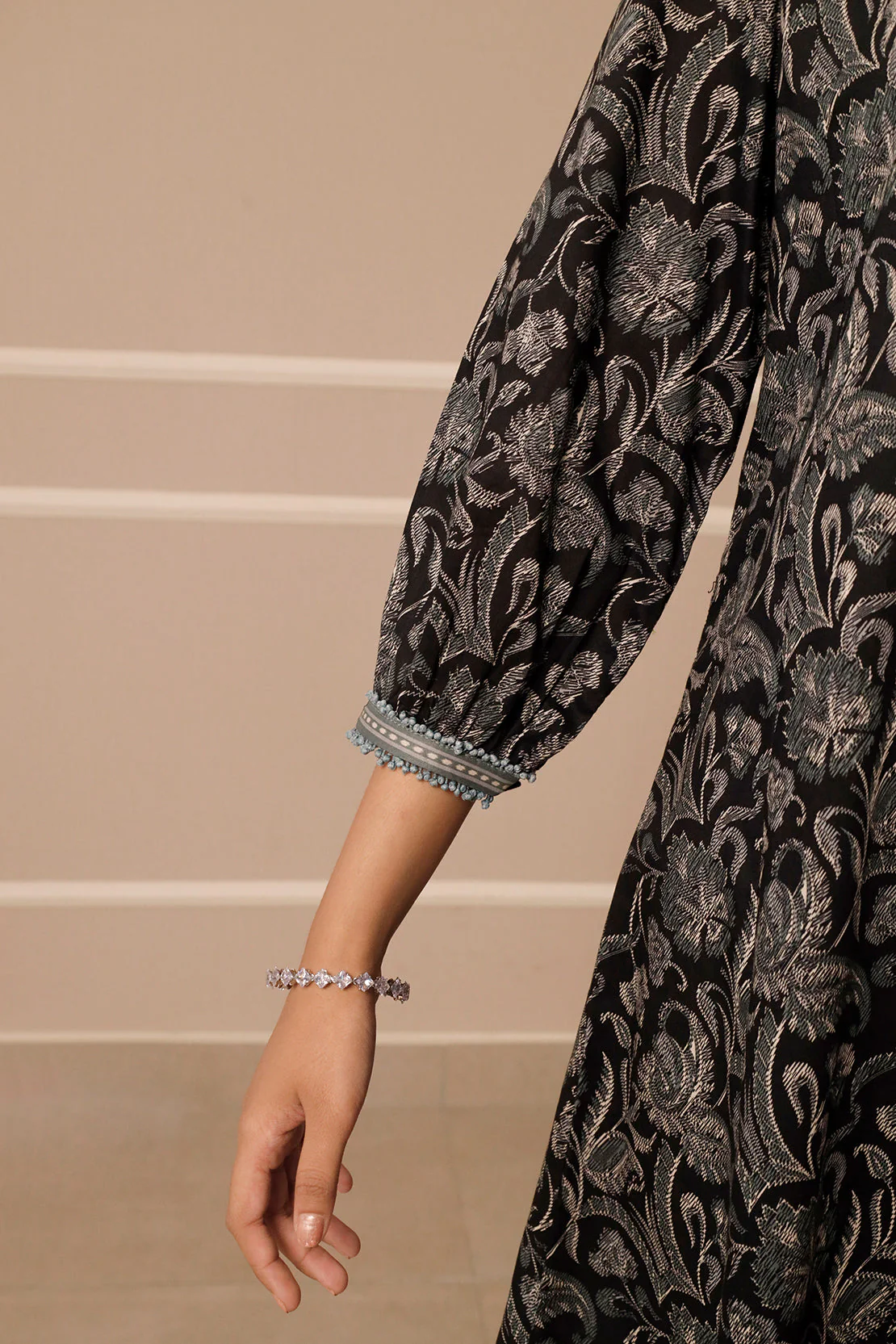 Unstitched Printed Lawn 3 Piece - Image 9