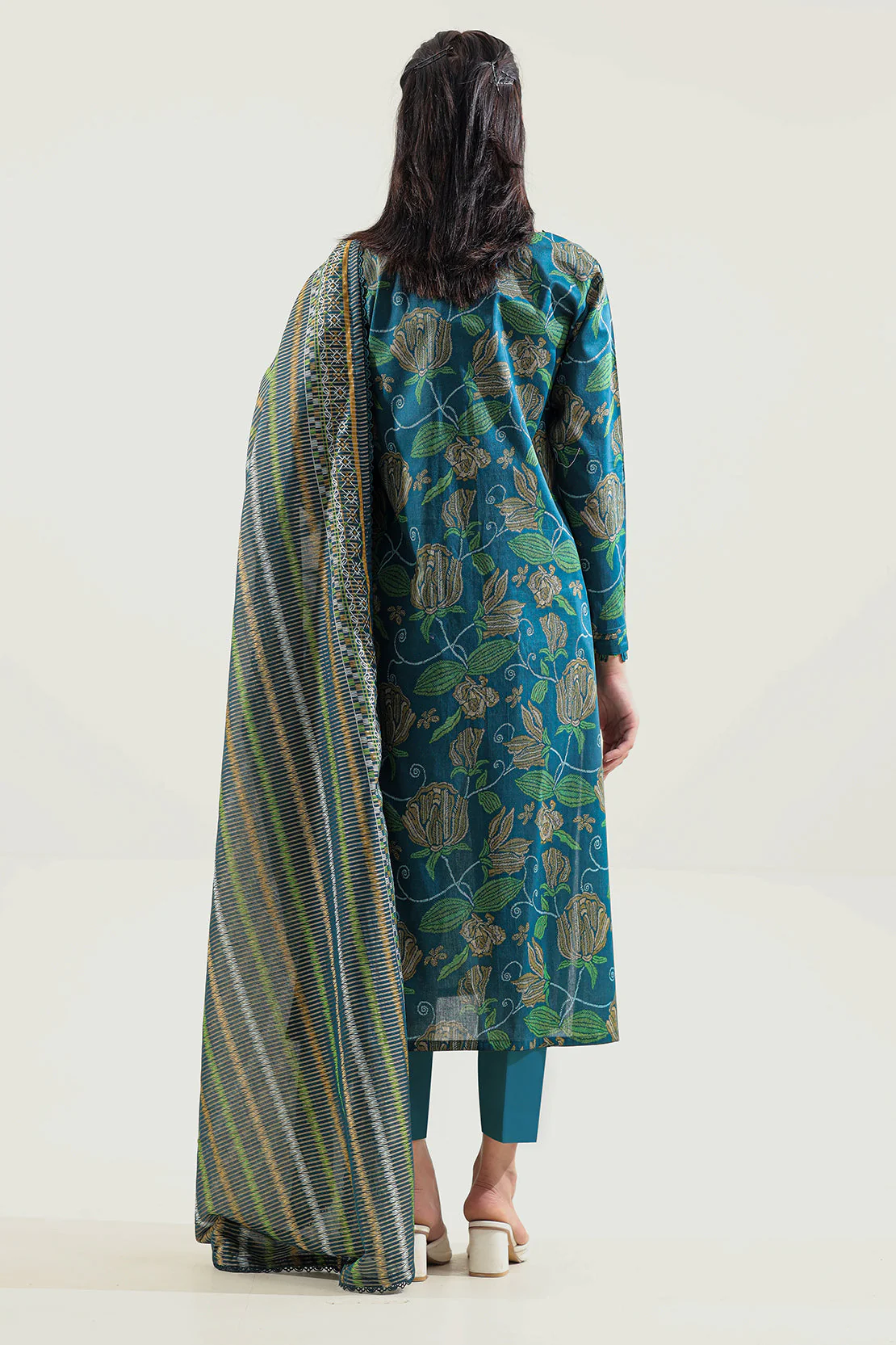 Unstitched Printed Lawn 3 Piece - Image 3