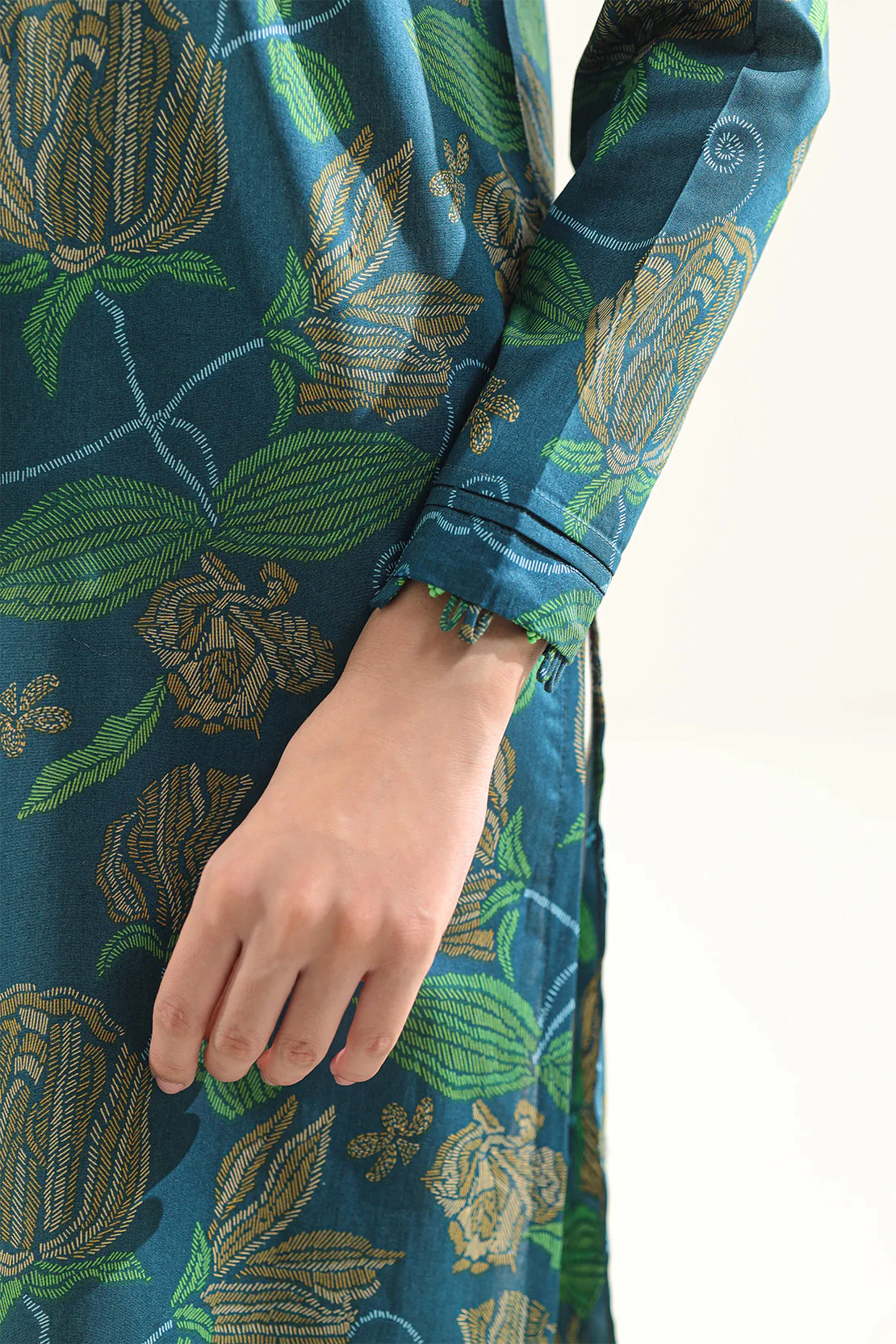 Unstitched Printed Lawn 3 Piece - Image 5