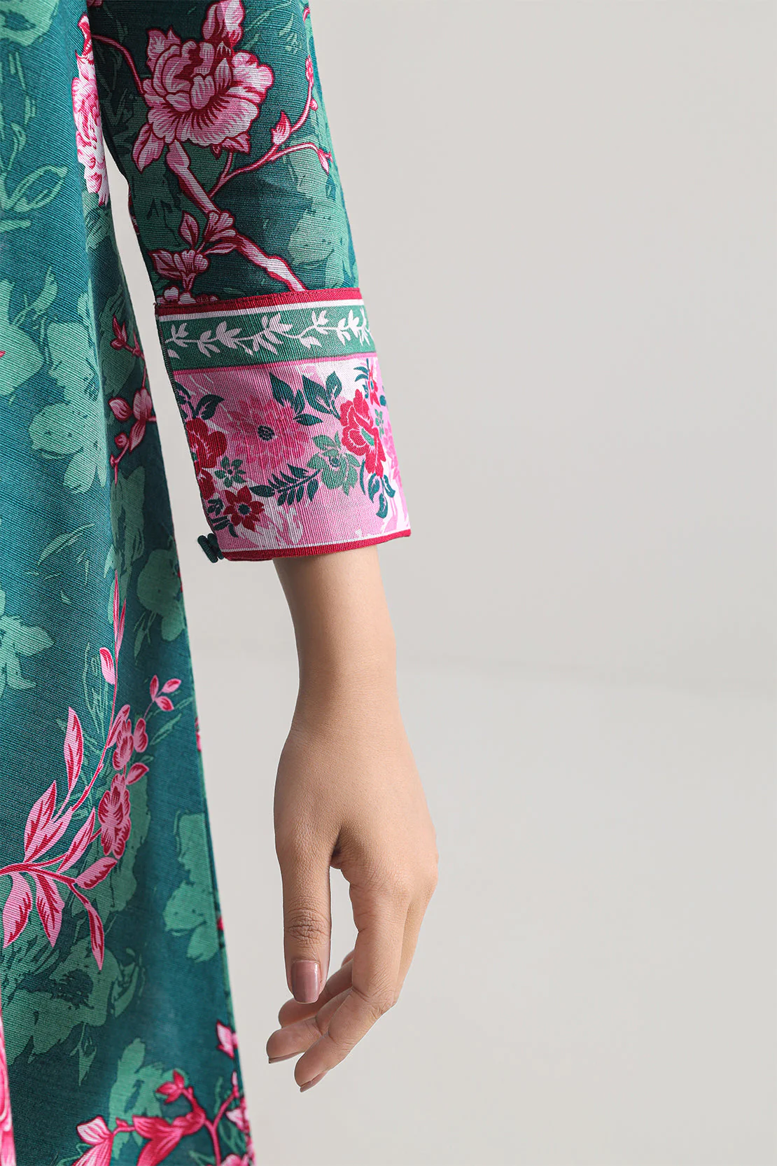Unstitched Printed Lawn 3 Piece - Image 4