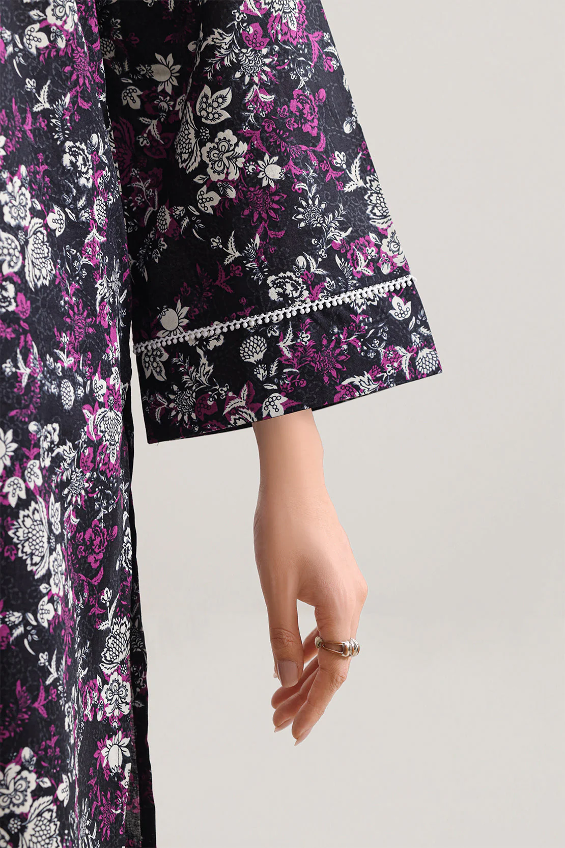 Unstitched Printed Lawn 3 Piece - Image 5