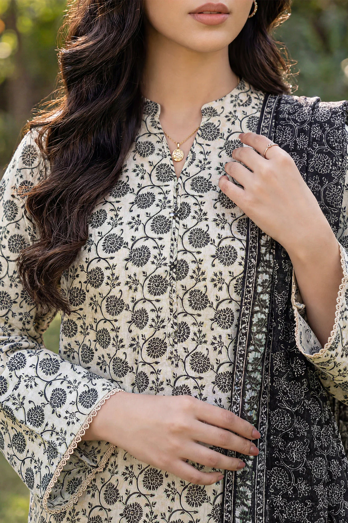 Unstitched Printed Lawn 3 Piece - Image 4