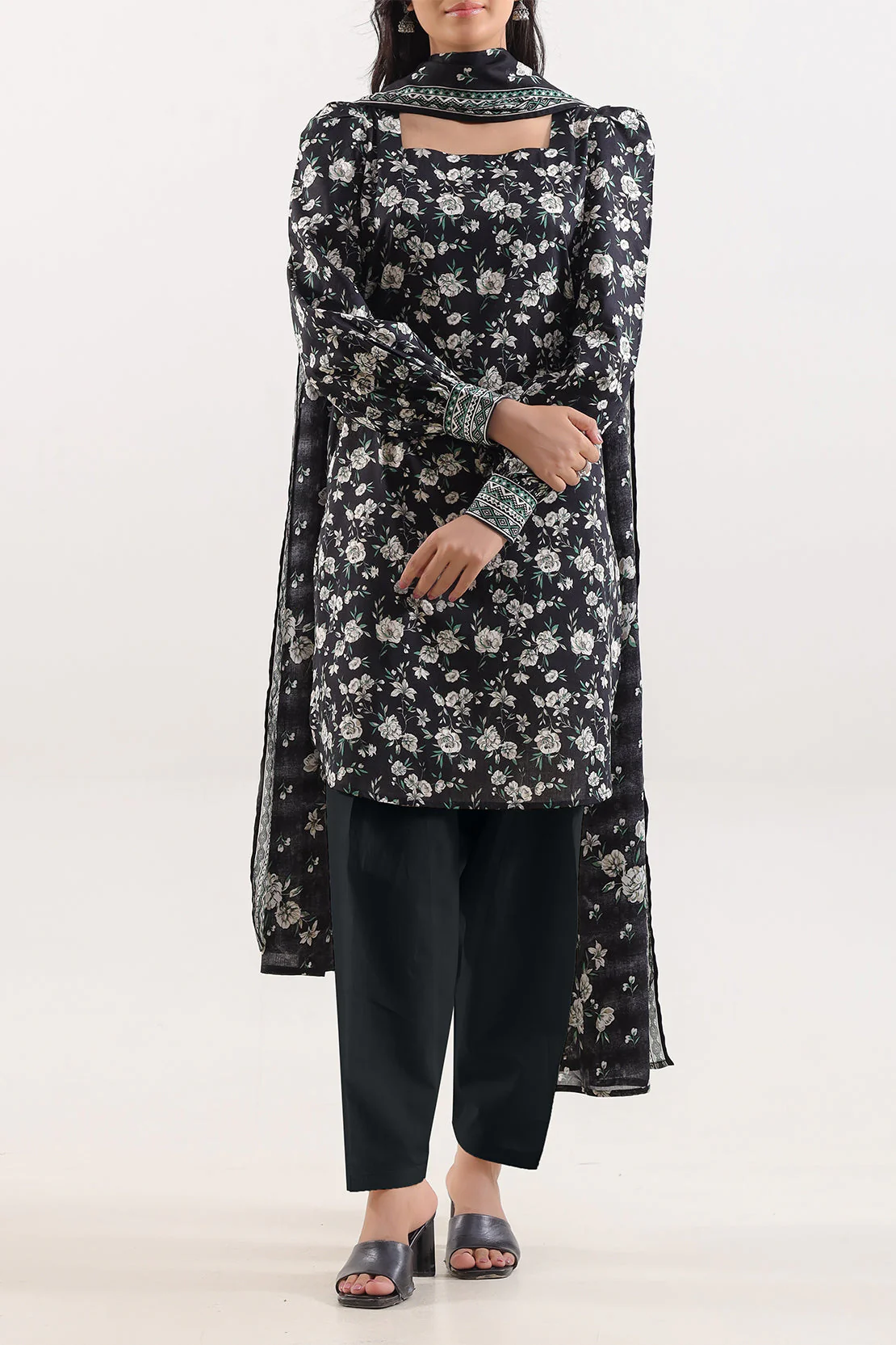 Unstitched Printed Lawn 3 Piece - Image 3