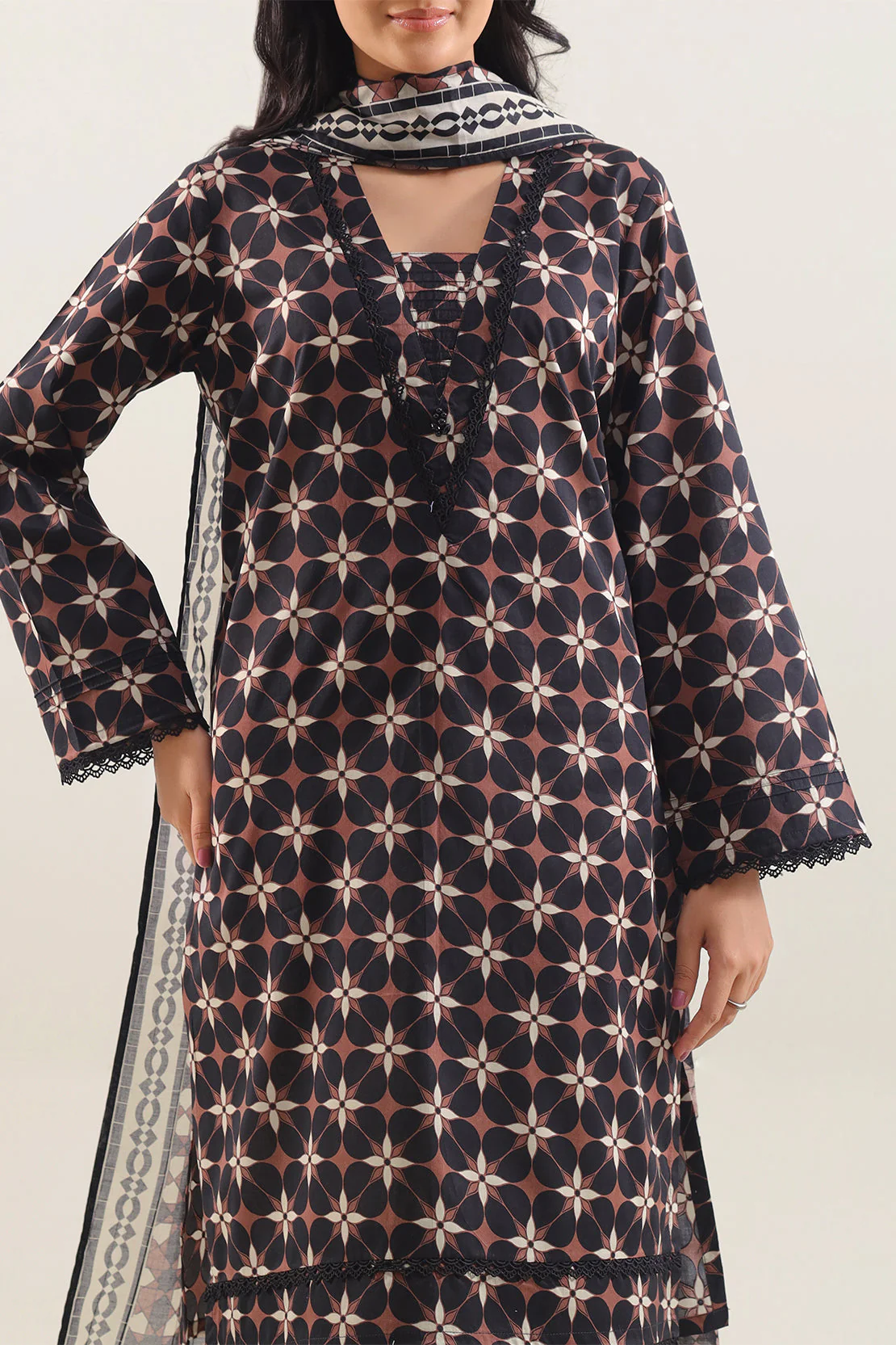 Unstitched Printed Lawn 3 Piece - Image 3