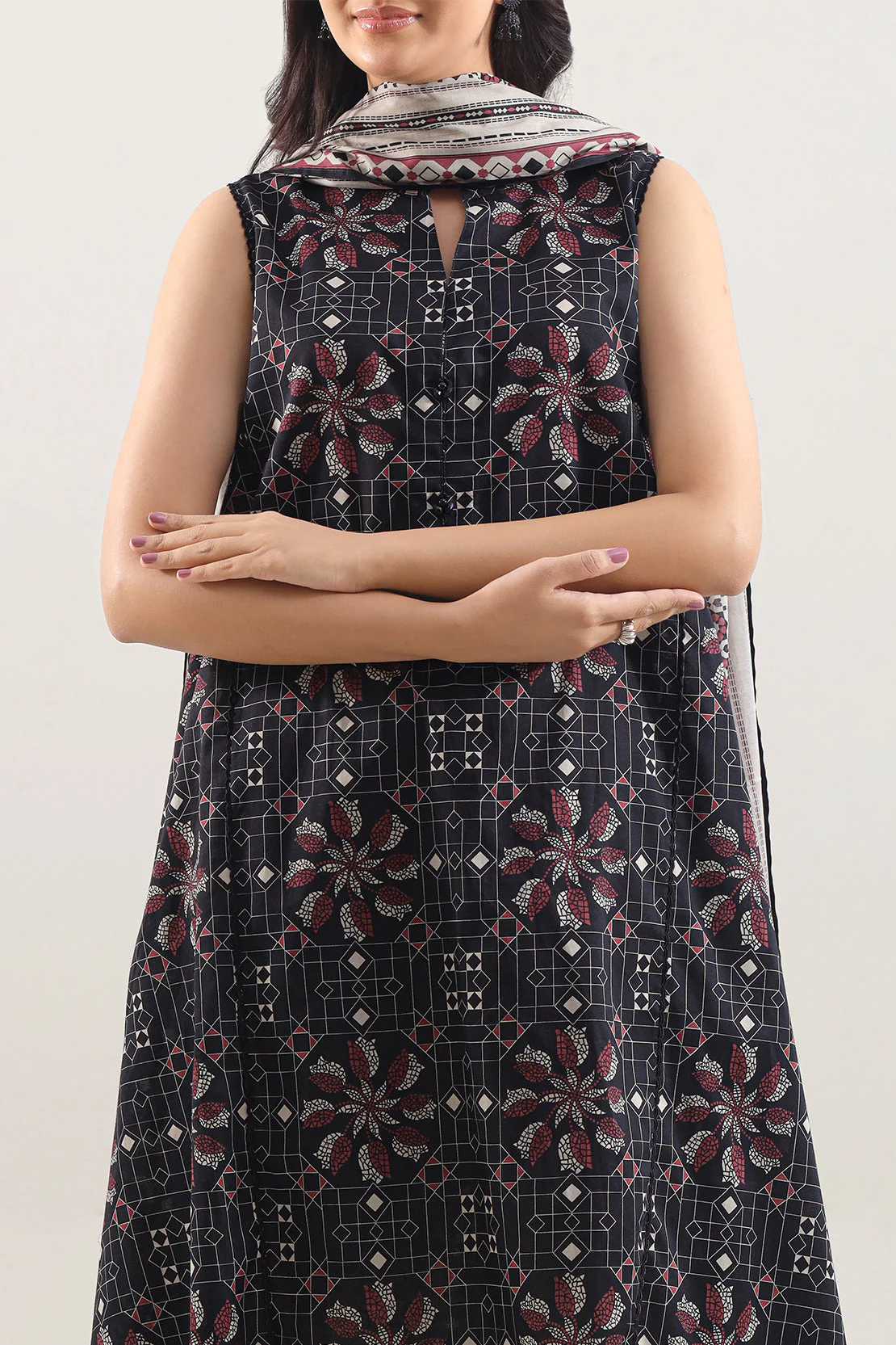 Unstitched Printed Lawn 3 Piece - Image 2