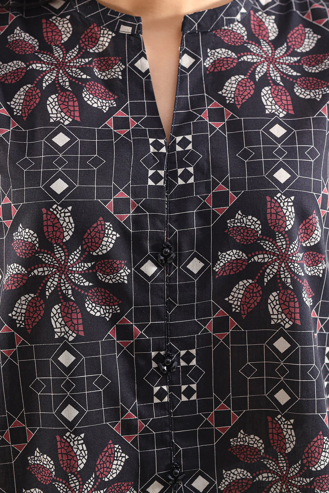 Unstitched Printed Lawn 3 Piece - Image 4