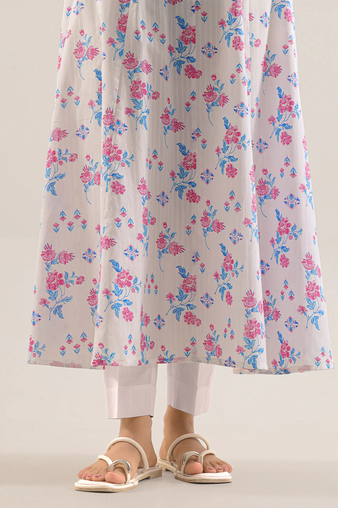 Unstitched Printed Lawn 3 Piece - Image 5