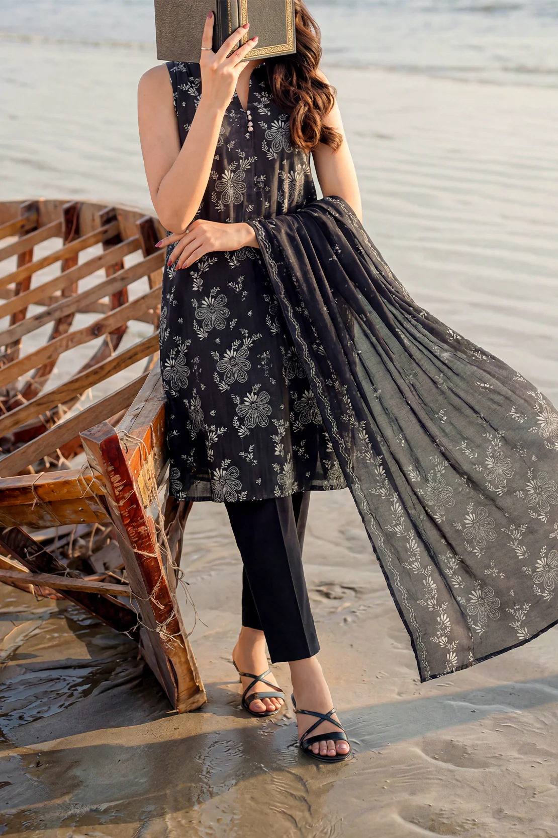 Unstitched Printed Lawn 3 Piece - Image 4