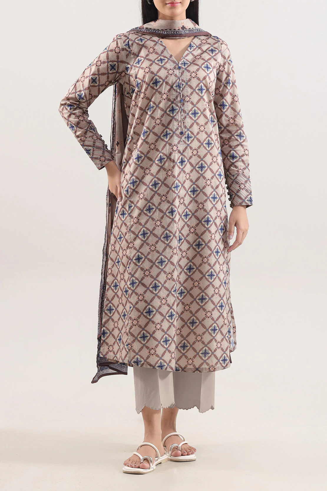 Unstitched Printed Lawn 3 Piece - Image 3