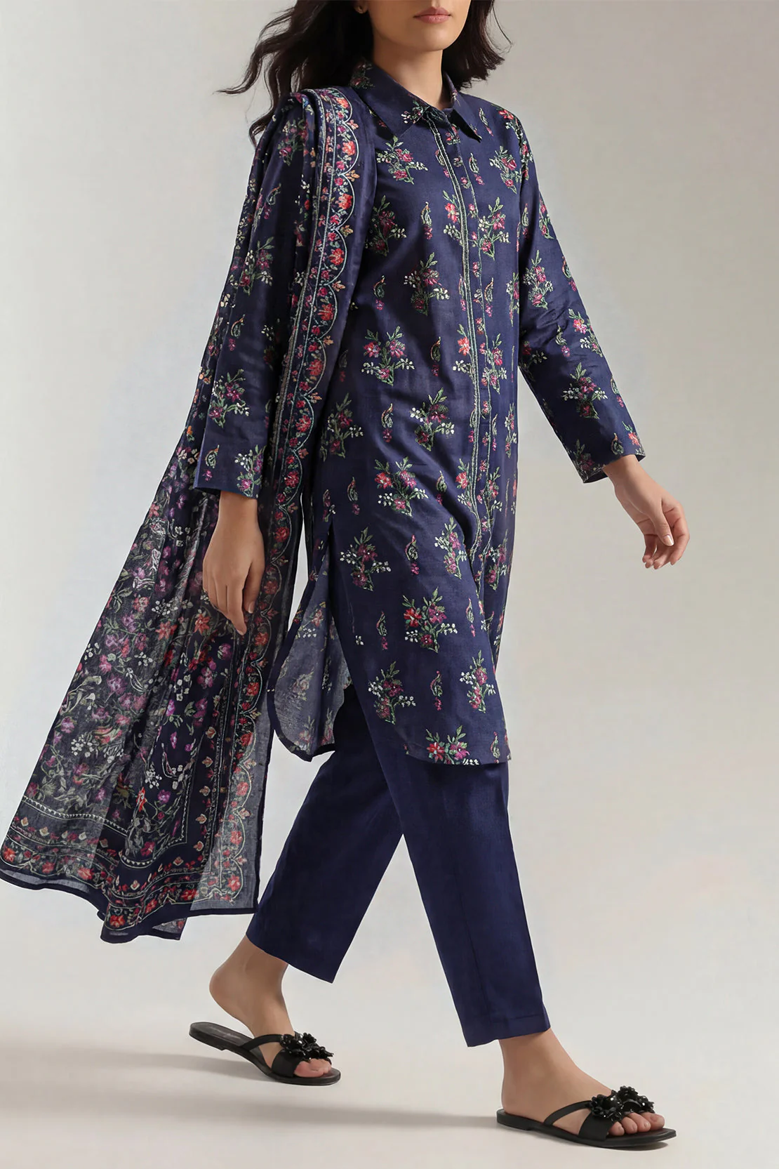 Unstitched Printed Lawn 3 Piece - Image 3