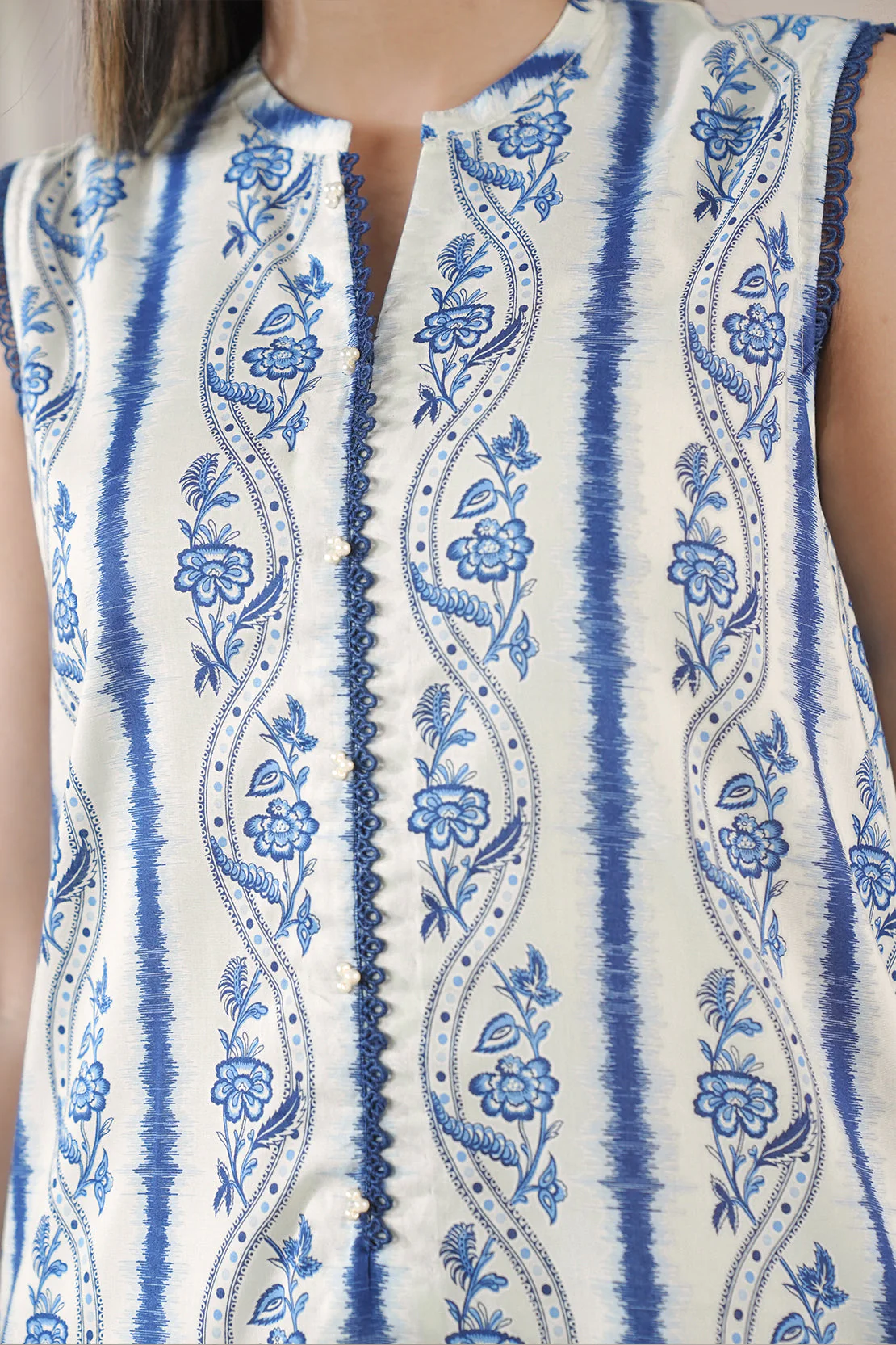 Unstitched Printed Lawn 3 Piece - Image 5
