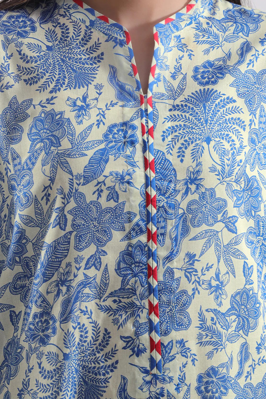 Unstitched Printed Lawn 3 Piece - Image 4