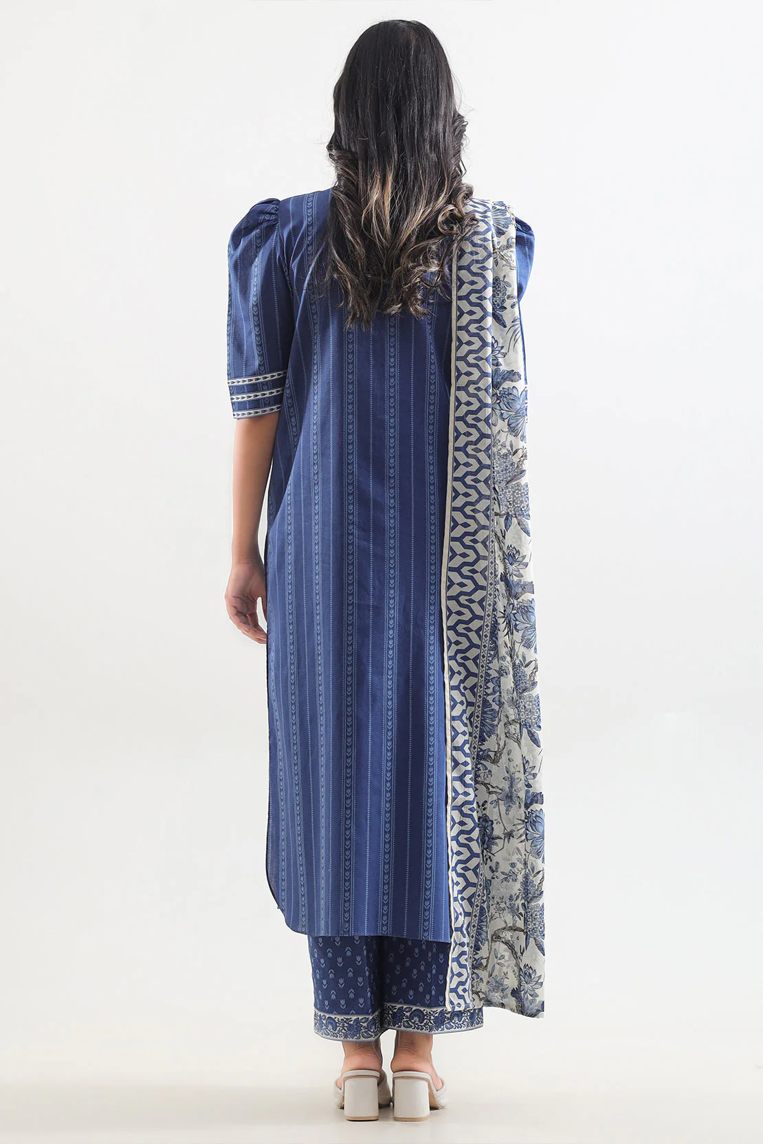 Unstitched Printed Lawn 3 Piece - Image 5