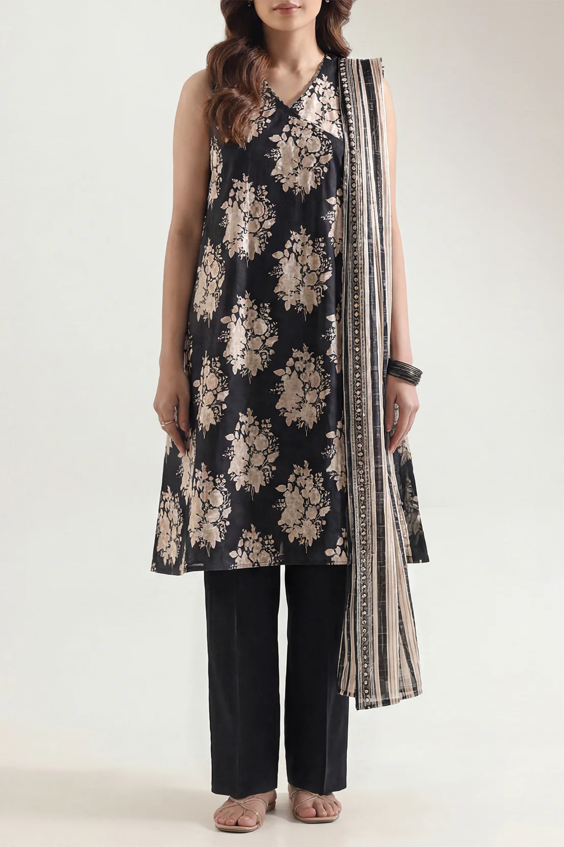 Unstitched Printed Lawn 3 Piece - Image 2