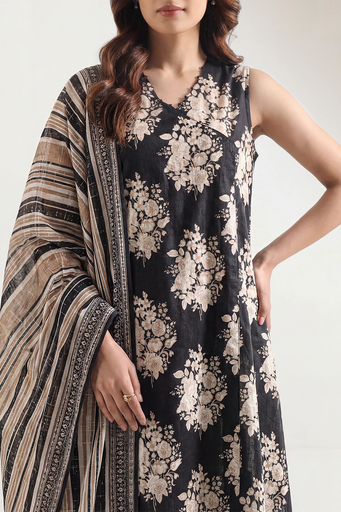 Unstitched Printed Lawn 3 Piece - Image 3