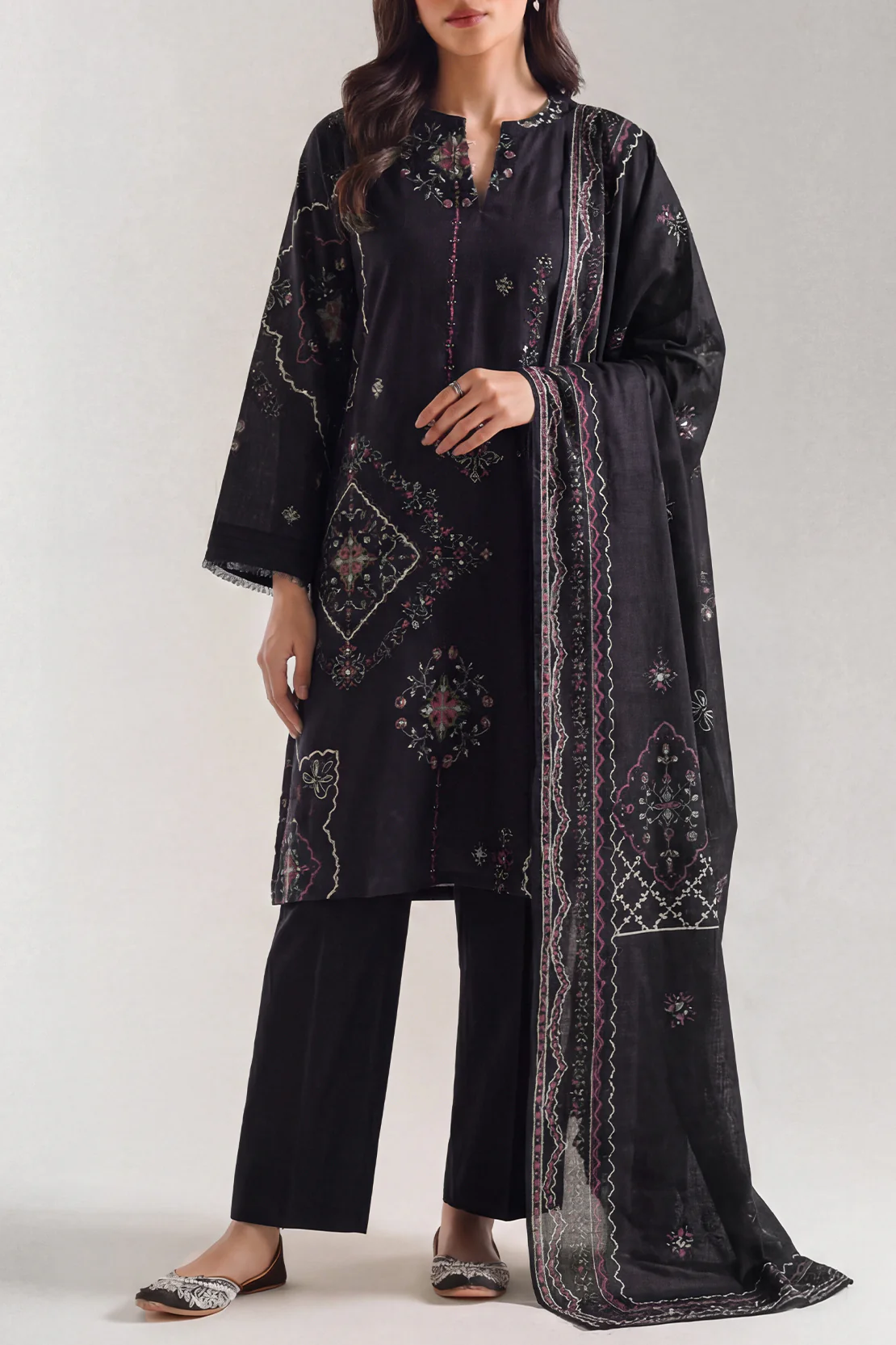 Unstitched Printed Lawn 3 Piece - Image 2