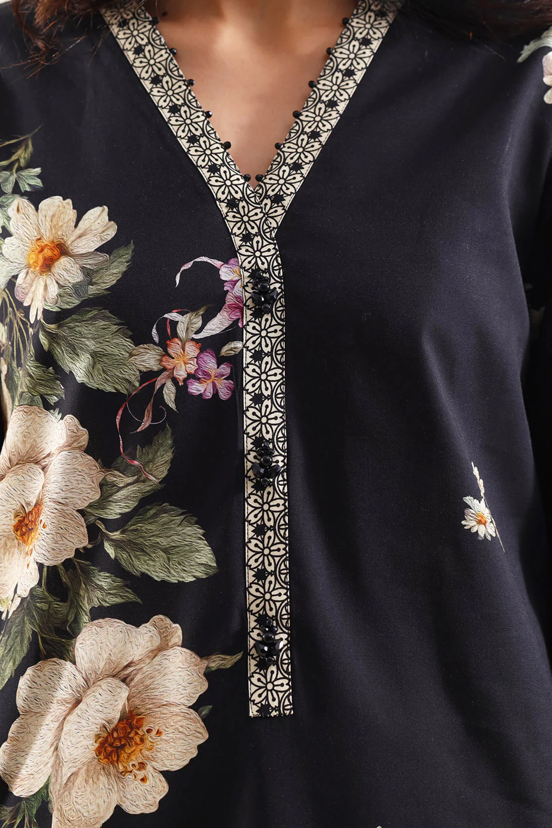 Unstitched Printed Lawn 3 Piece - Image 4