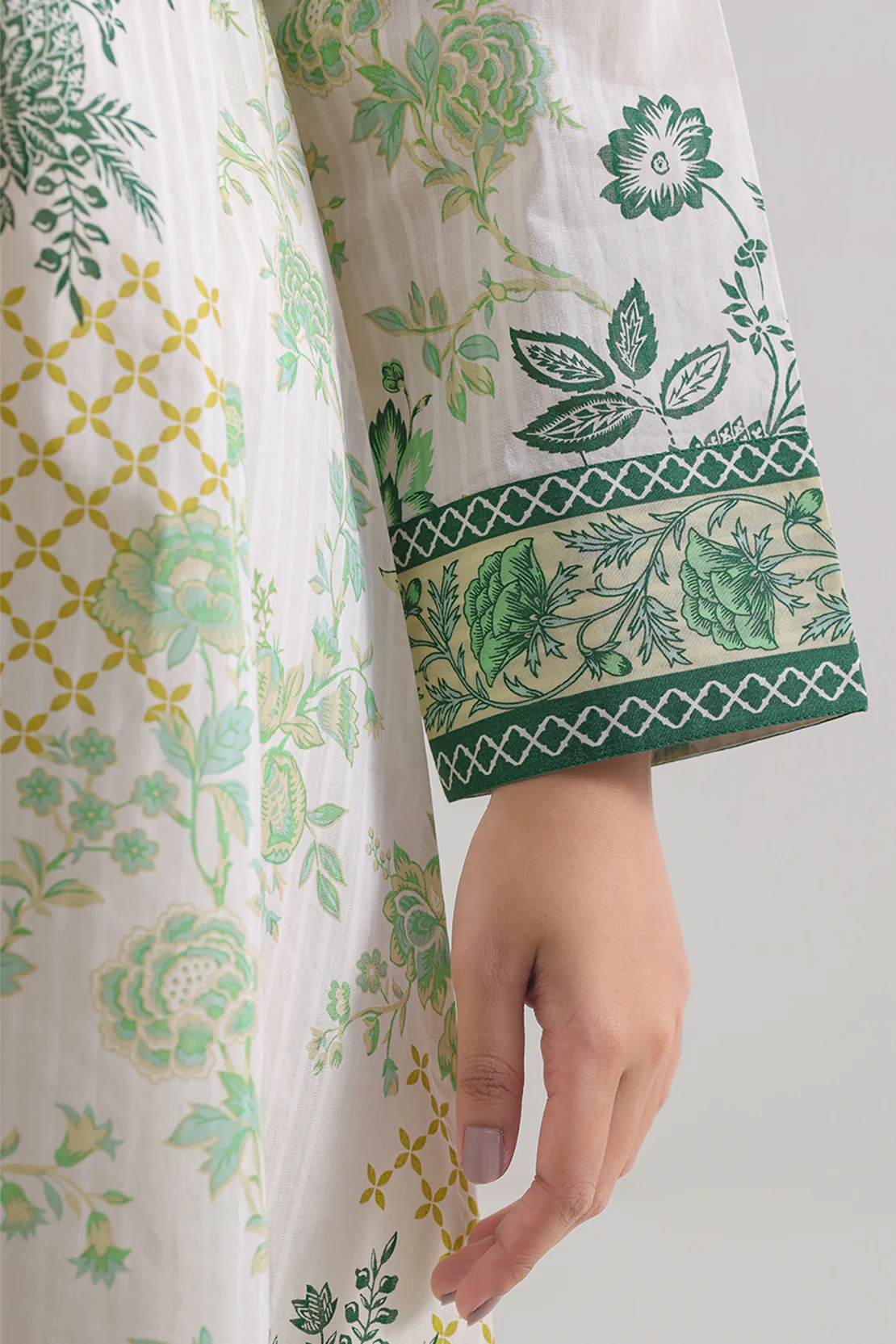 Unstitched Printed Lawn 3 Piece - Image 5