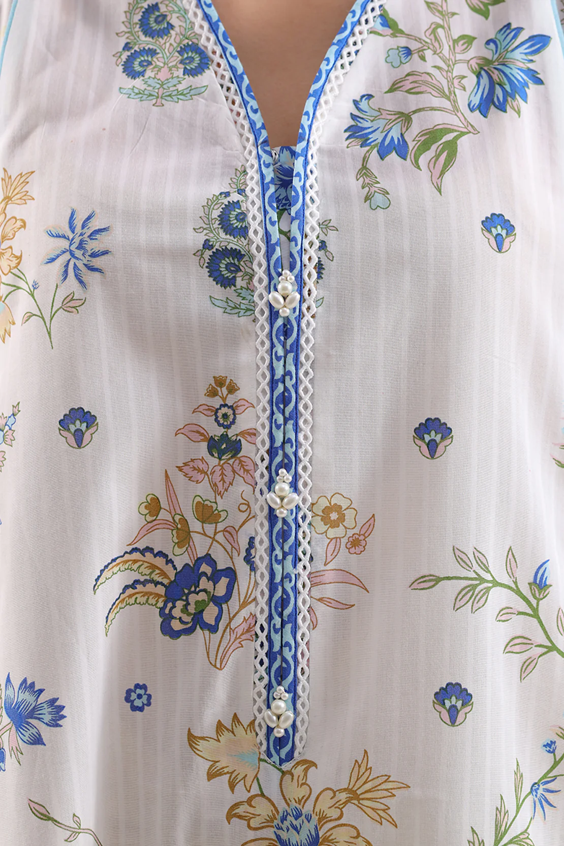 Unstitched Printed Lawn 3 Piece - Image 4