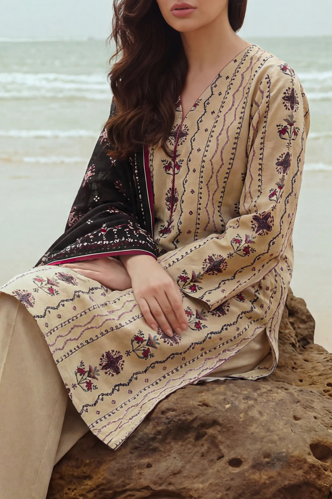 Unstitched Printed Lawn 3 Piece - Image 5