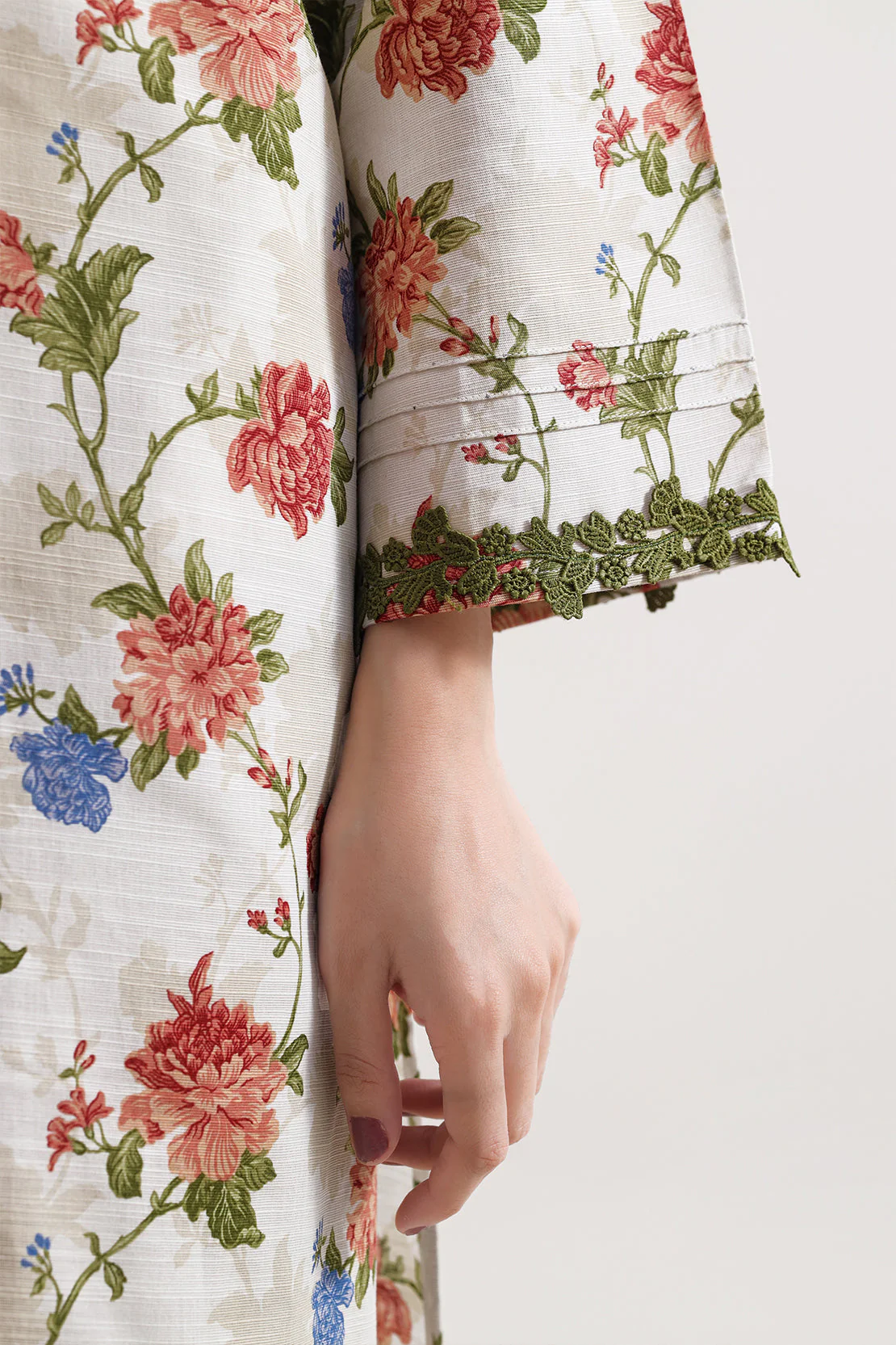 Unstitched Printed Lawn 3 Piece - Image 5