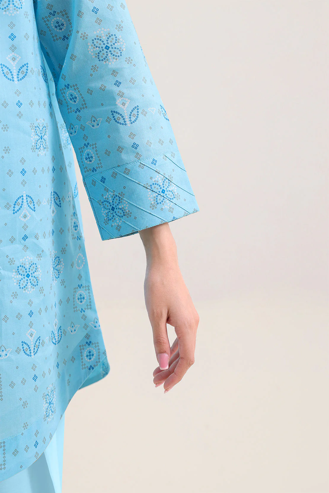 Unstitched Printed Lawn 3 Piece - Image 4