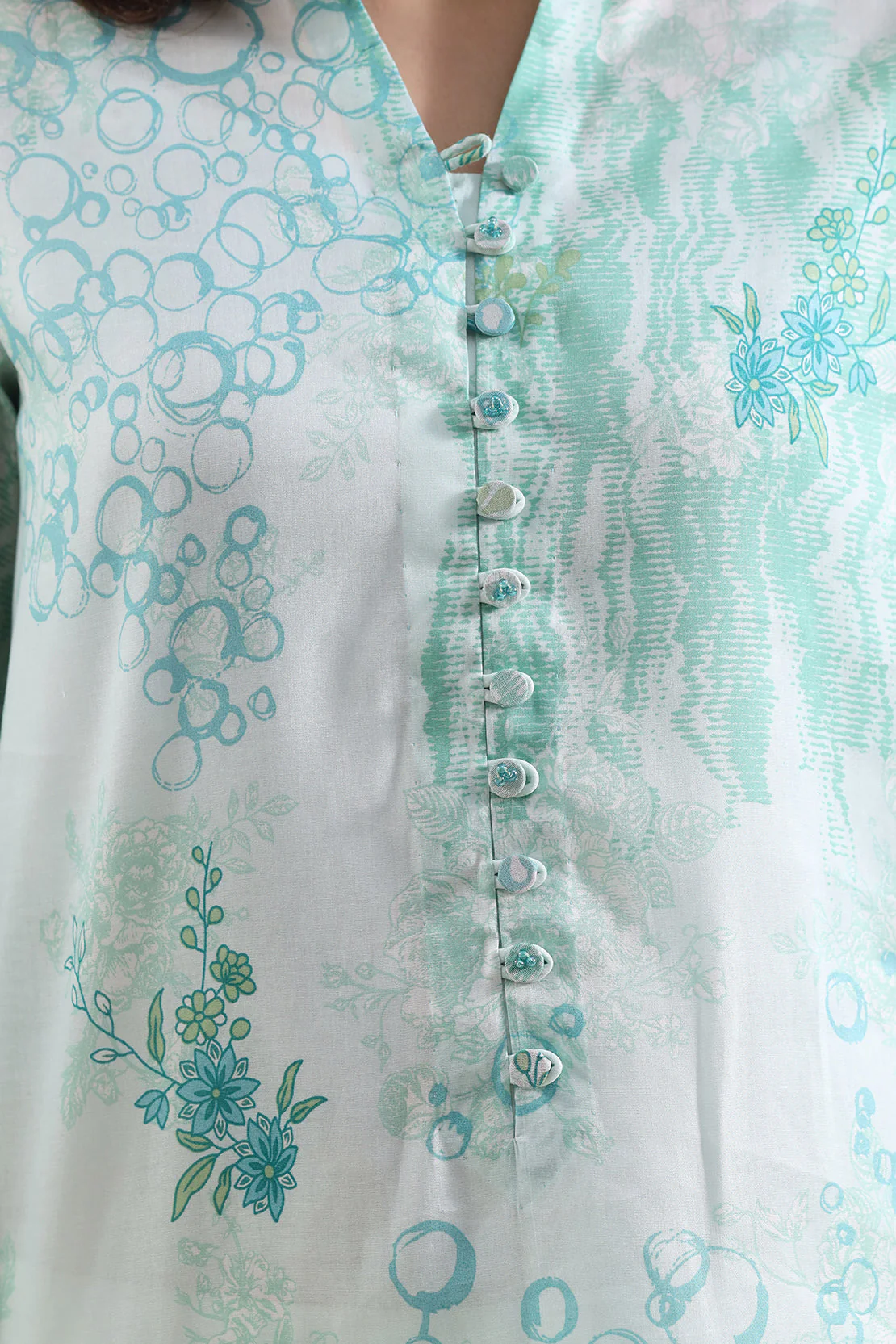 Unstitched Printed Lawn 3 Piece - Image 4