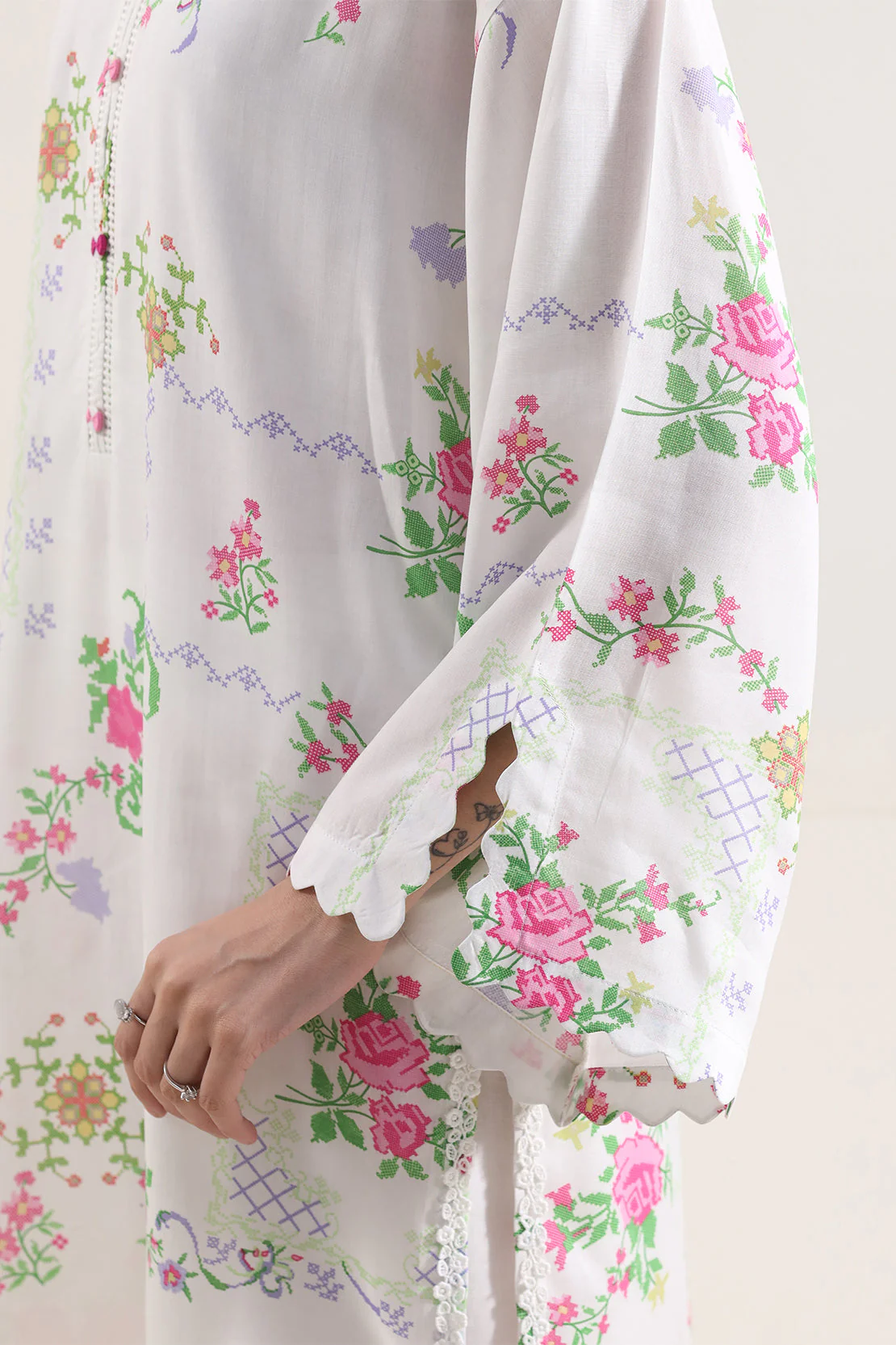 Unstitched Printed Lawn 3 Piece - Image 5