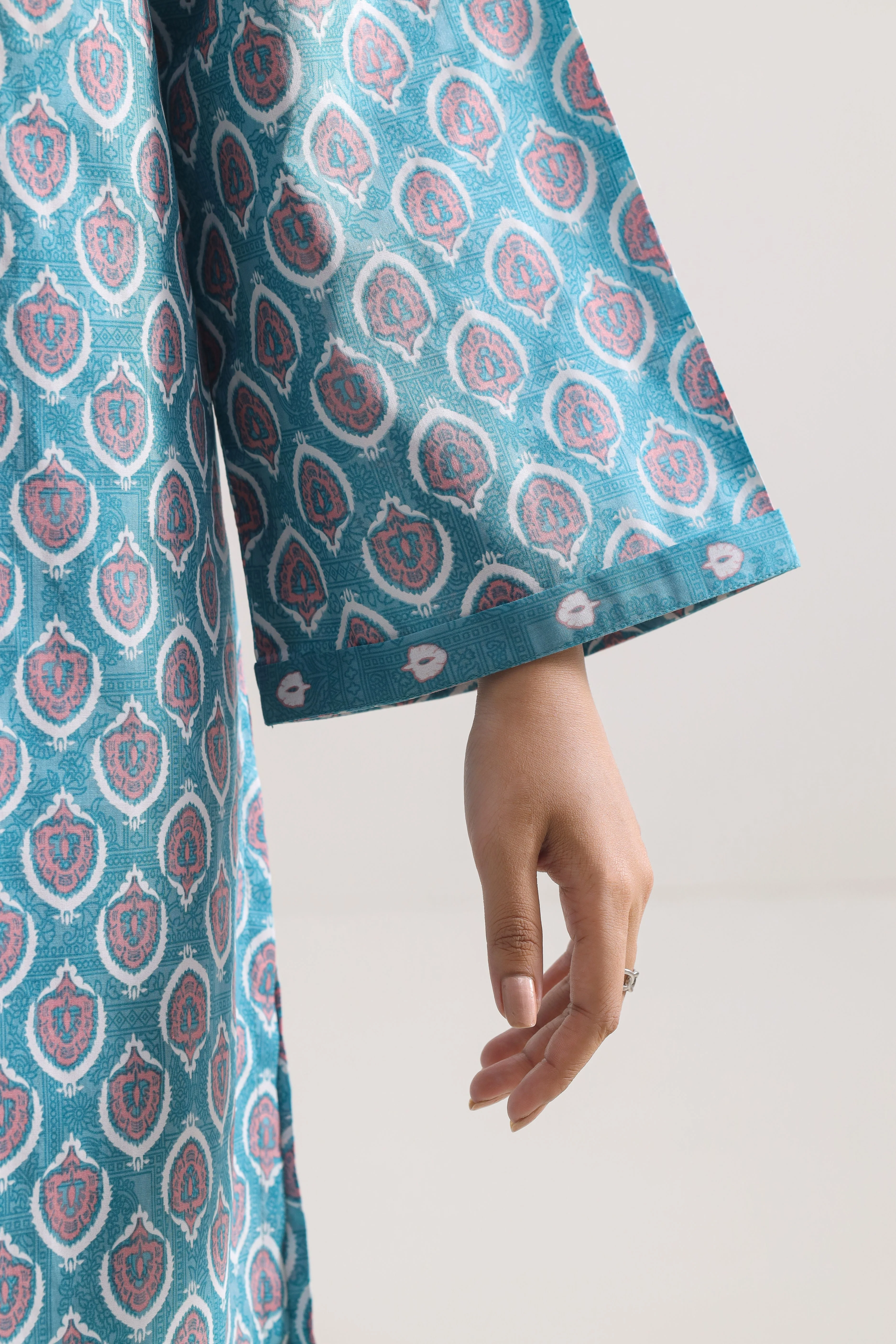 Unstitched Printed Lawn 3 Piece - Image 5