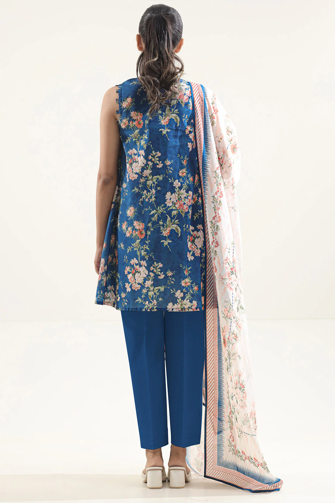 Unstitched Printed Lawn 3 Piece - Image 3