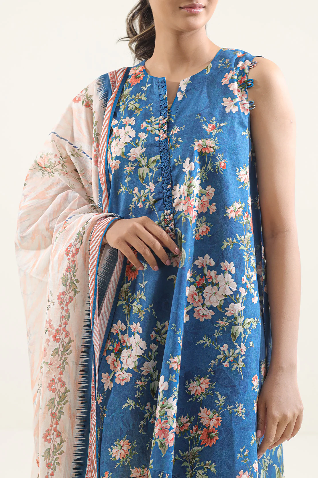 Unstitched Printed Lawn 3 Piece - Image 4