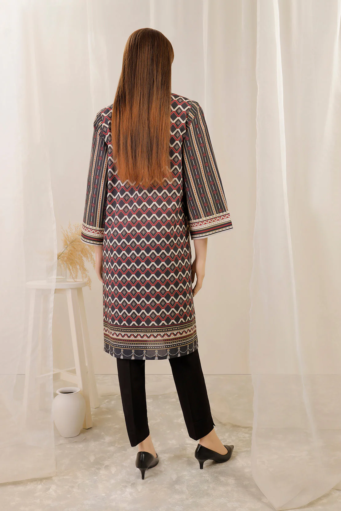 Unstitched Printed Lawn Shirt - Image 3